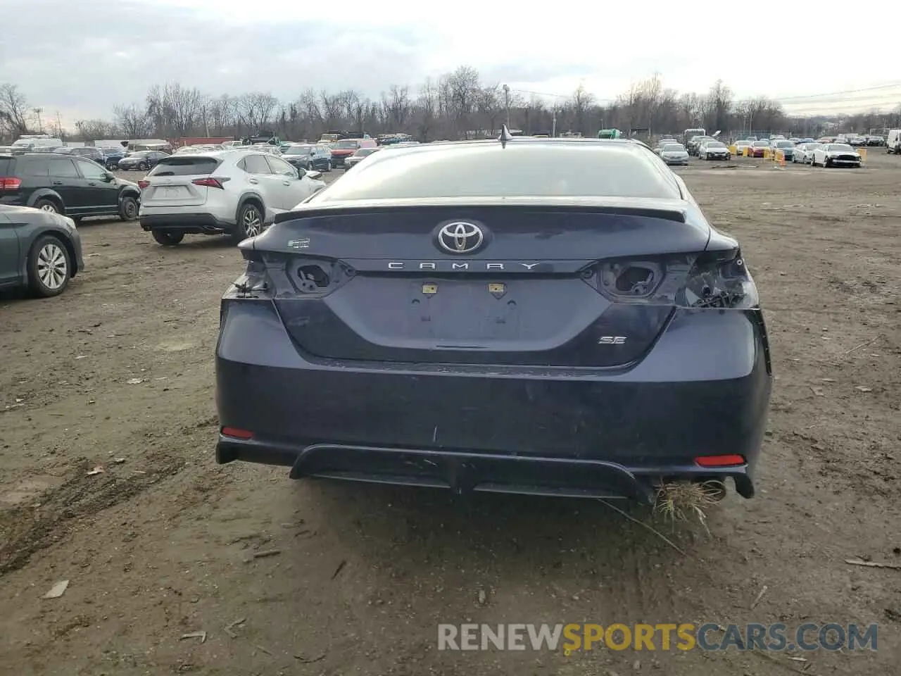 6 Photograph of a damaged car 4T1G11AK2NU622015 TOYOTA CAMRY 2022