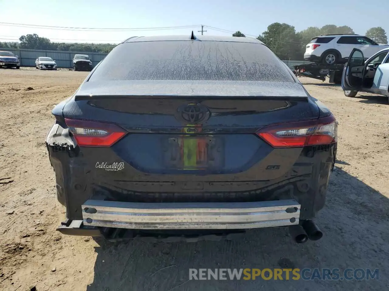 6 Photograph of a damaged car 4T1G11AK2NU623424 TOYOTA CAMRY 2022