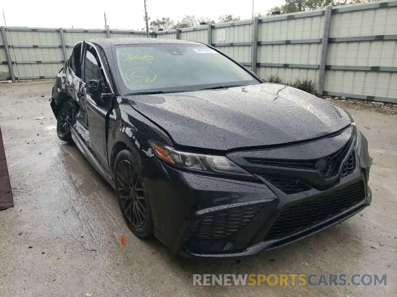 1 Photograph of a damaged car 4T1G11AK2NU646590 TOYOTA CAMRY 2022