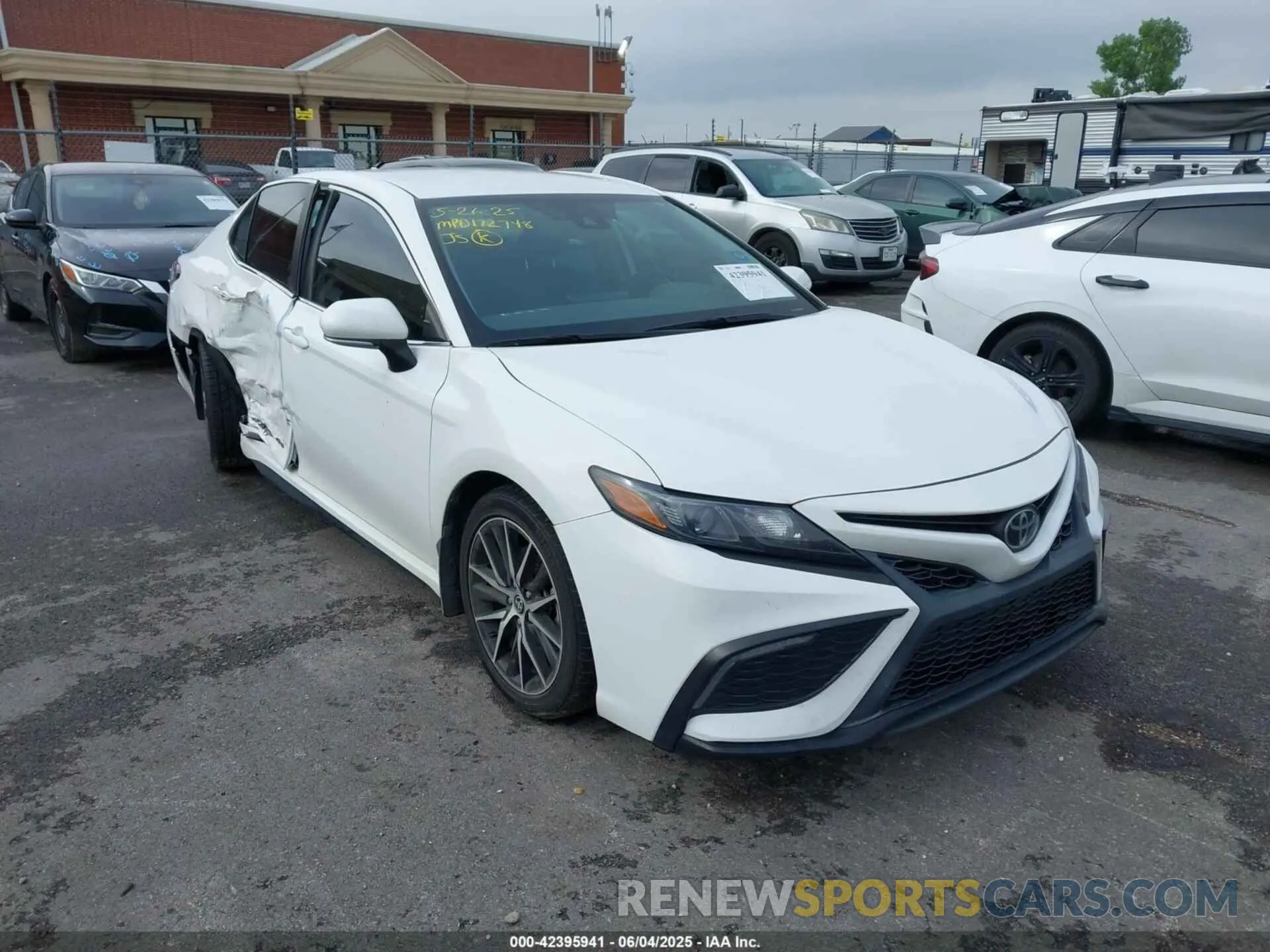 1 Photograph of a damaged car 4T1G11AK2NU647254 TOYOTA CAMRY 2022