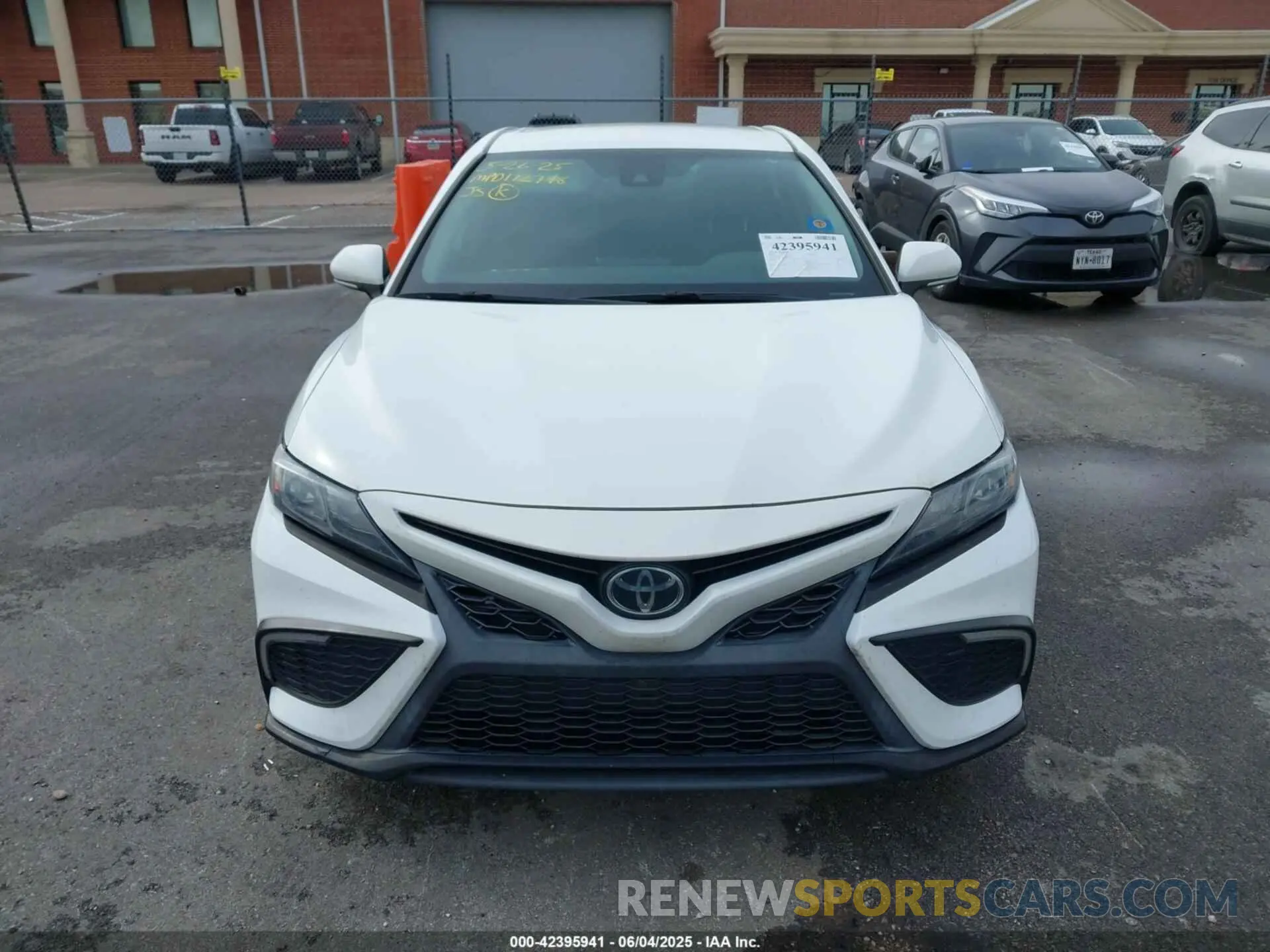 12 Photograph of a damaged car 4T1G11AK2NU647254 TOYOTA CAMRY 2022