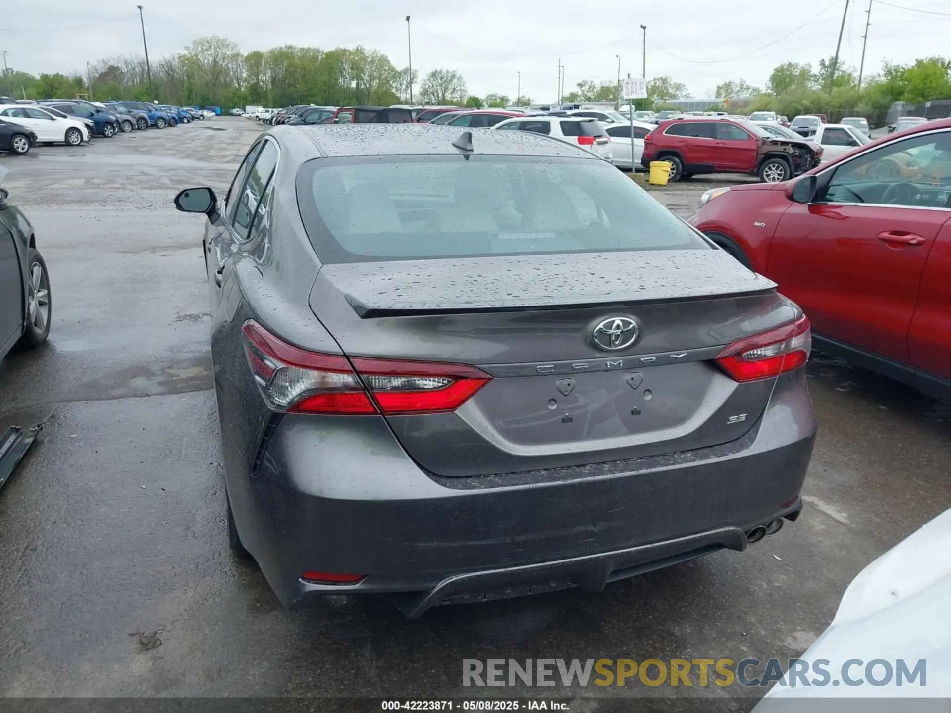 16 Photograph of a damaged car 4T1G11AK2NU659646 TOYOTA CAMRY 2022