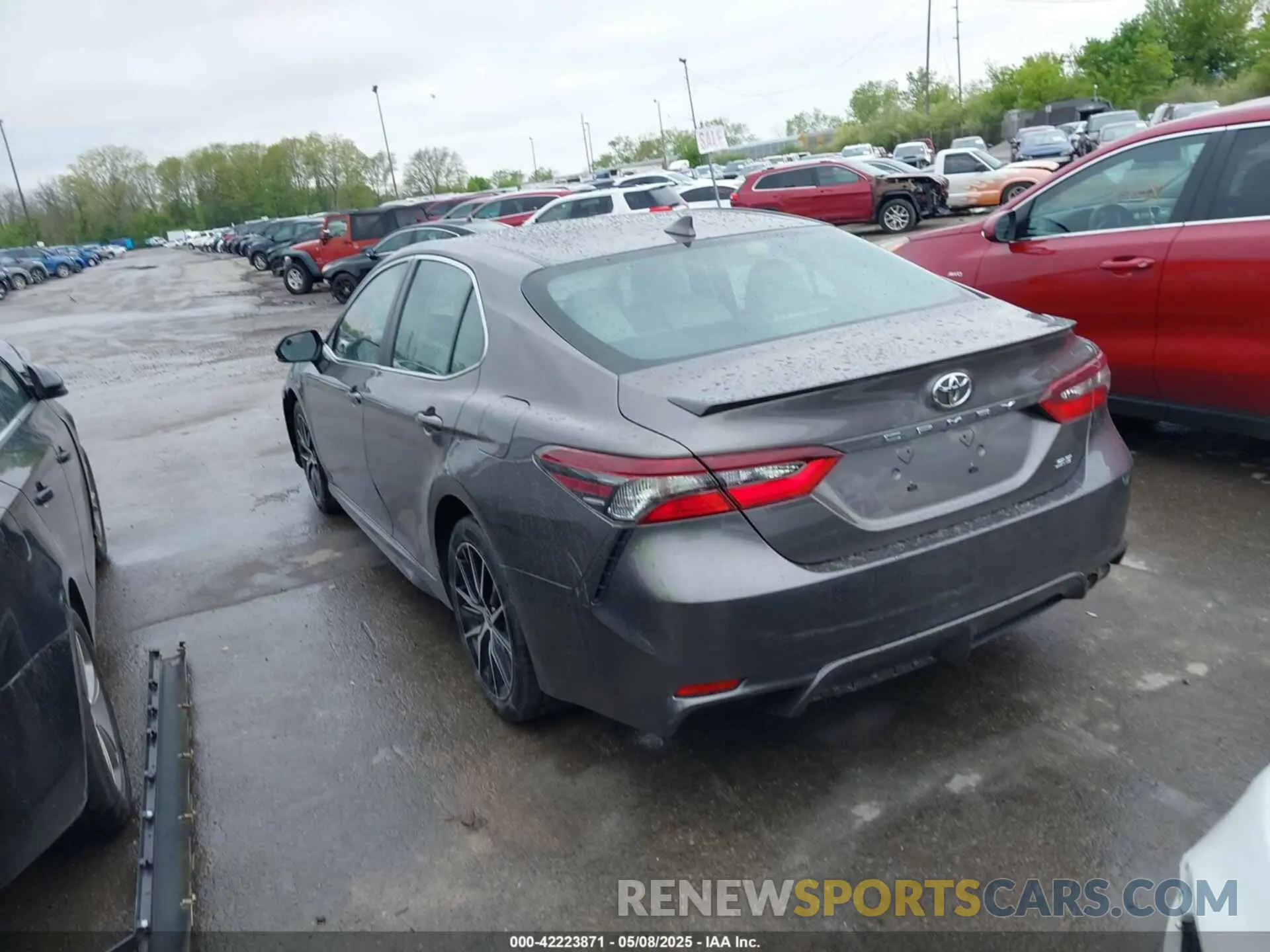 3 Photograph of a damaged car 4T1G11AK2NU659646 TOYOTA CAMRY 2022