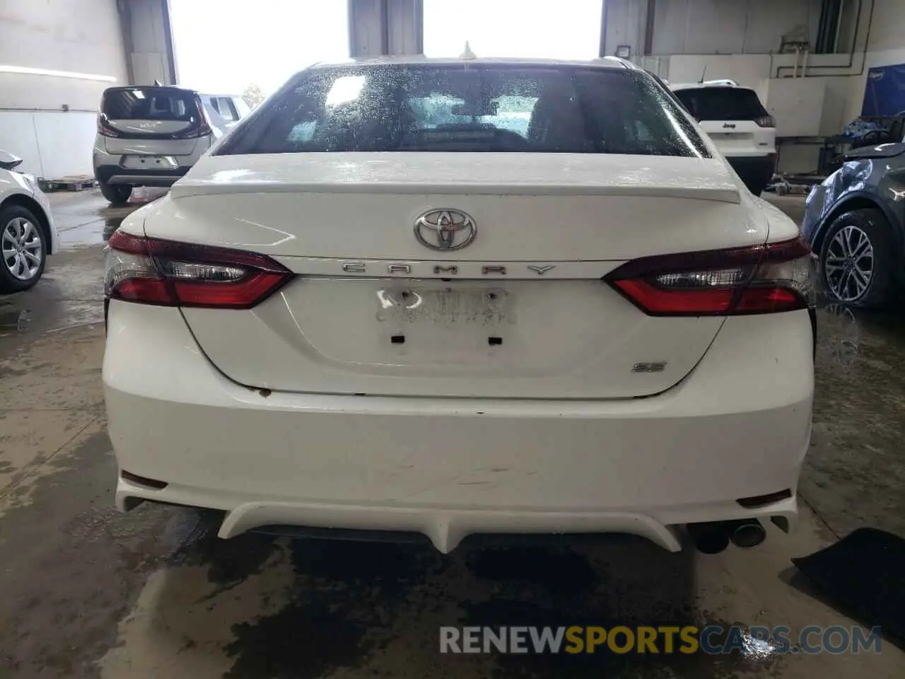 6 Photograph of a damaged car 4T1G11AK2NU662854 TOYOTA CAMRY 2022