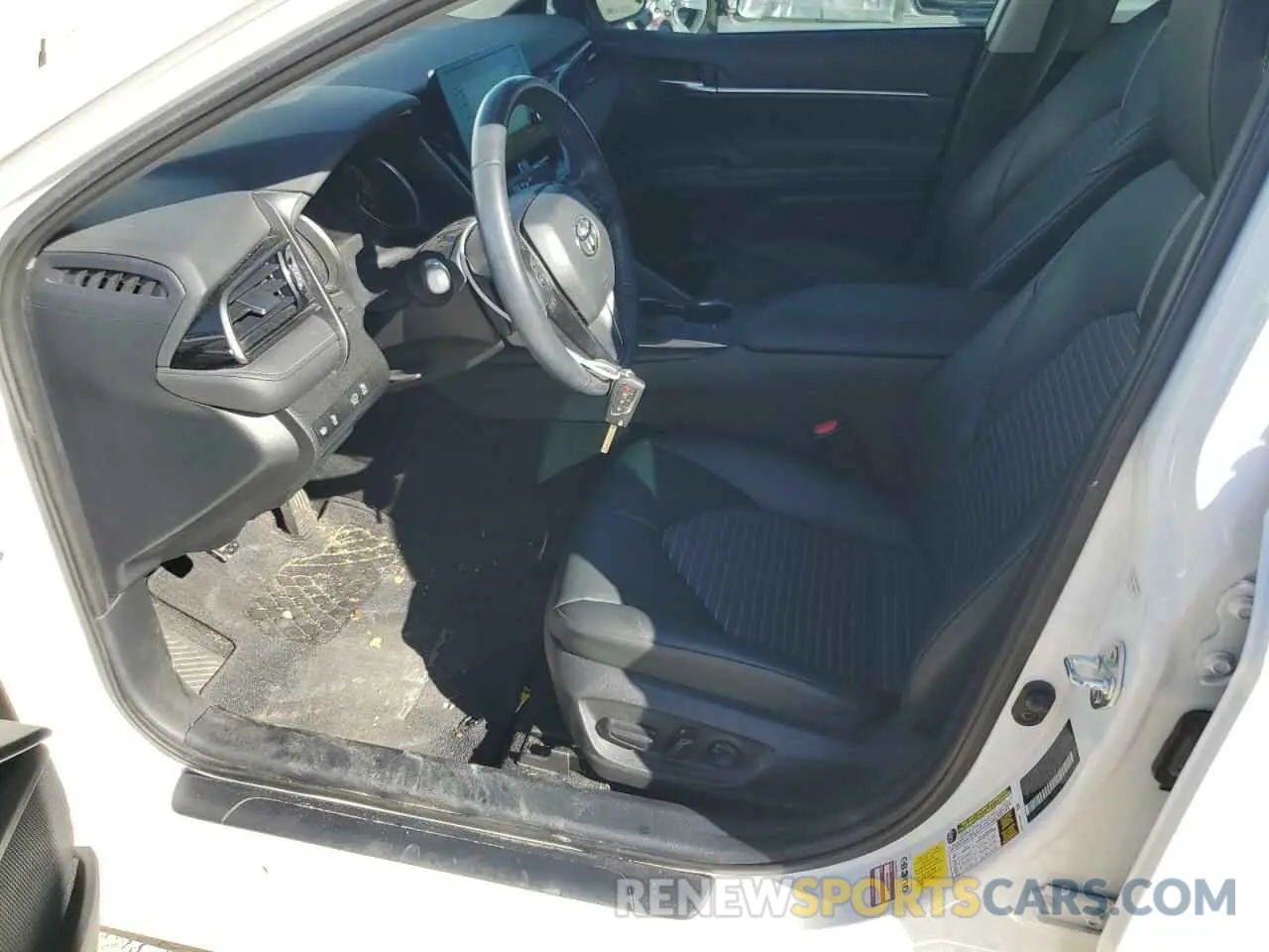 7 Photograph of a damaged car 4T1G11AK2NU670100 TOYOTA CAMRY 2022