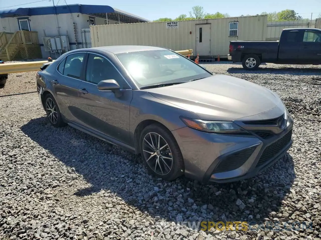 4 Photograph of a damaged car 4T1G11AK2NU671473 TOYOTA CAMRY 2022