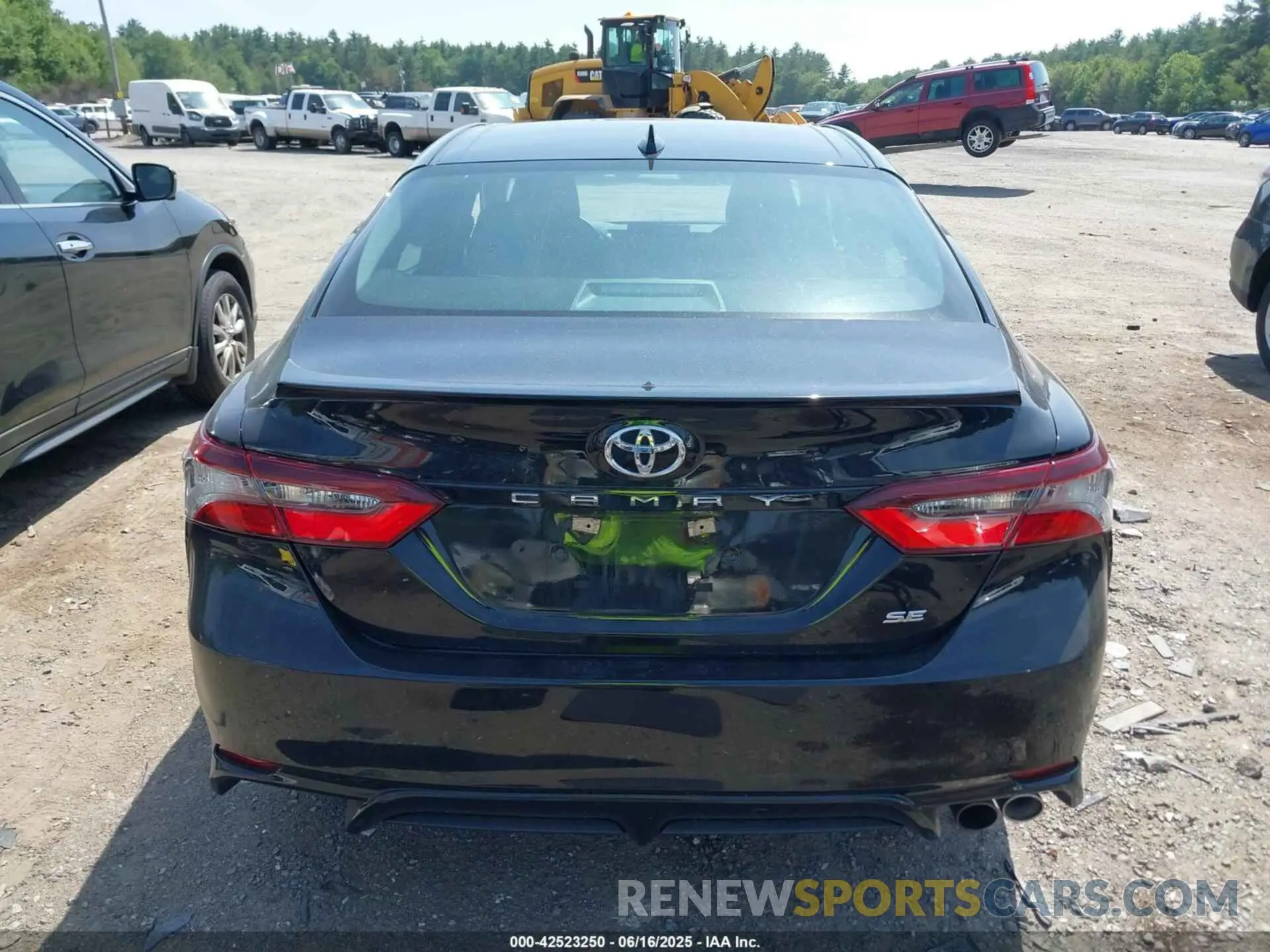 16 Photograph of a damaged car 4T1G11AK2NU691481 TOYOTA CAMRY 2022