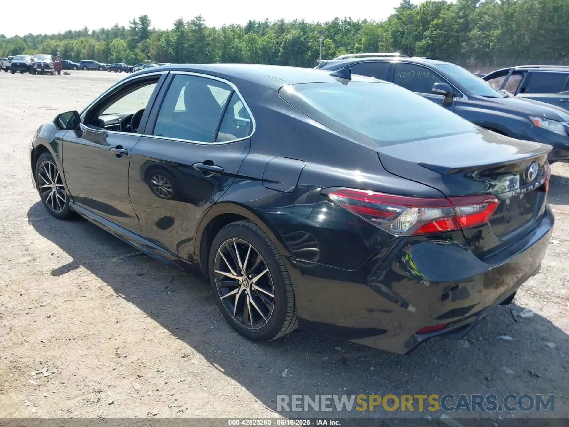 3 Photograph of a damaged car 4T1G11AK2NU691481 TOYOTA CAMRY 2022
