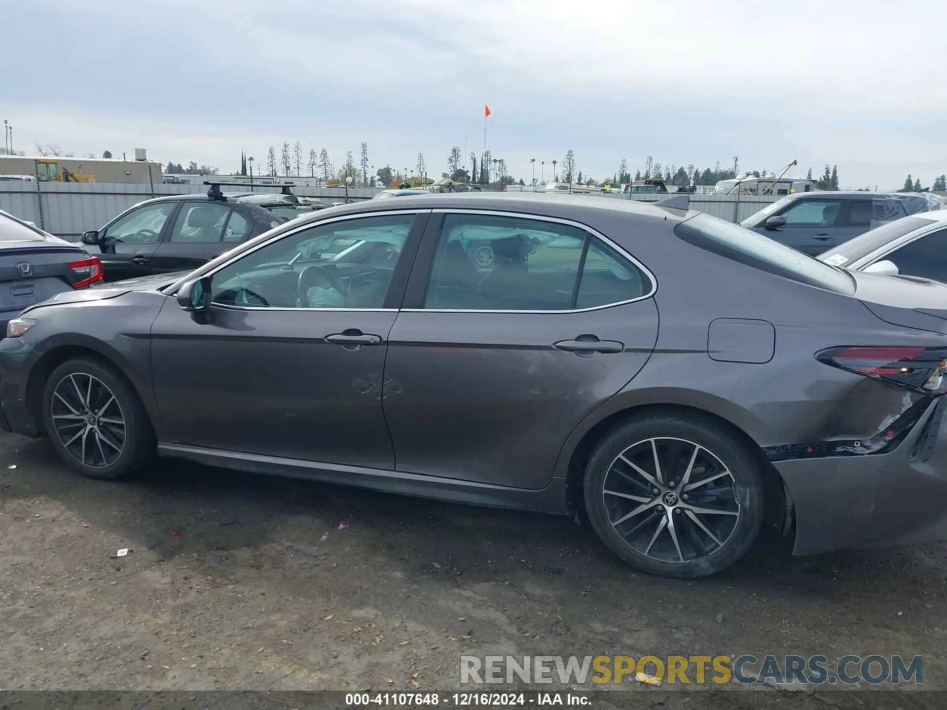 14 Photograph of a damaged car 4T1G11AK2NU707498 TOYOTA CAMRY 2022