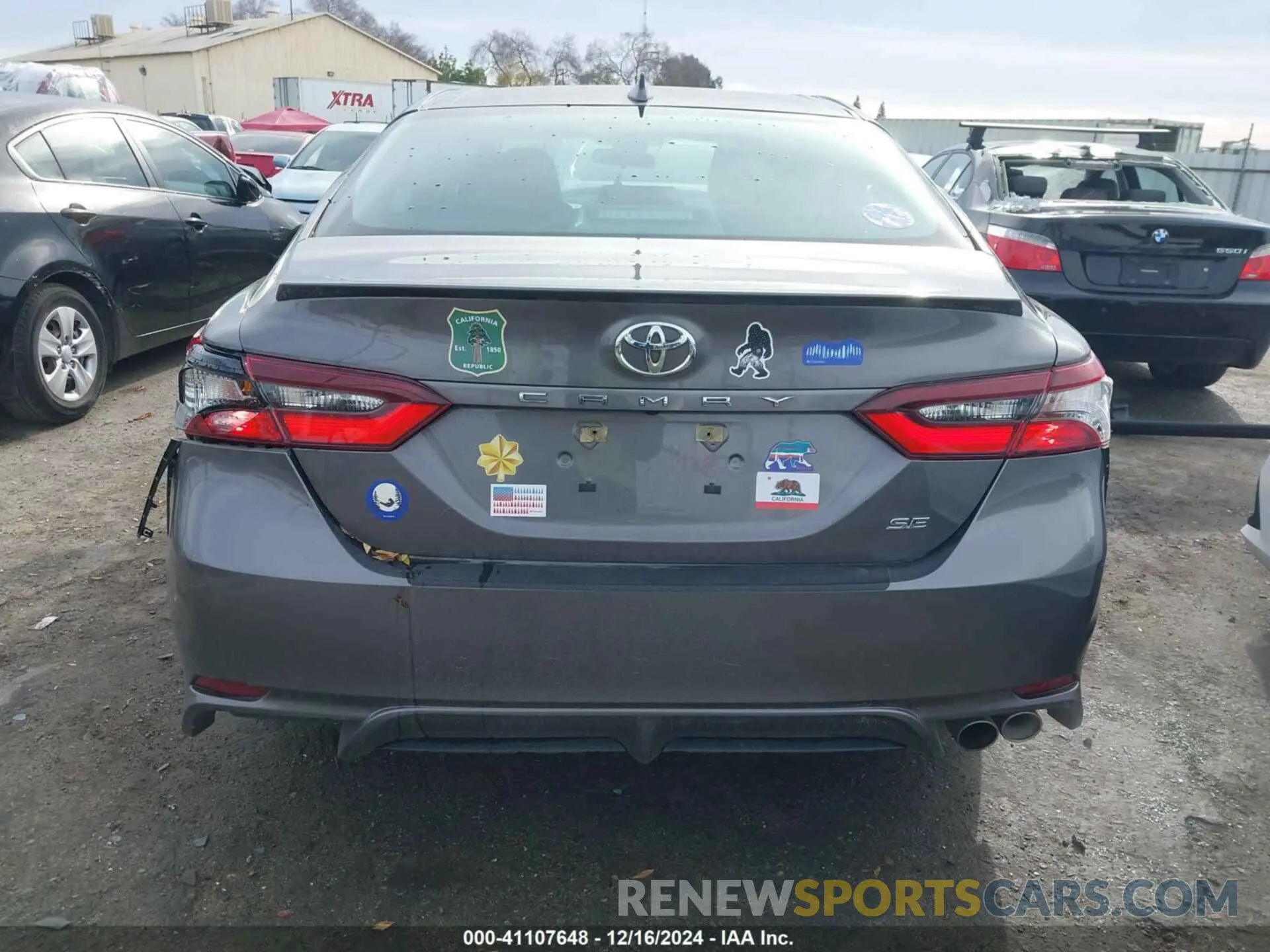16 Photograph of a damaged car 4T1G11AK2NU707498 TOYOTA CAMRY 2022