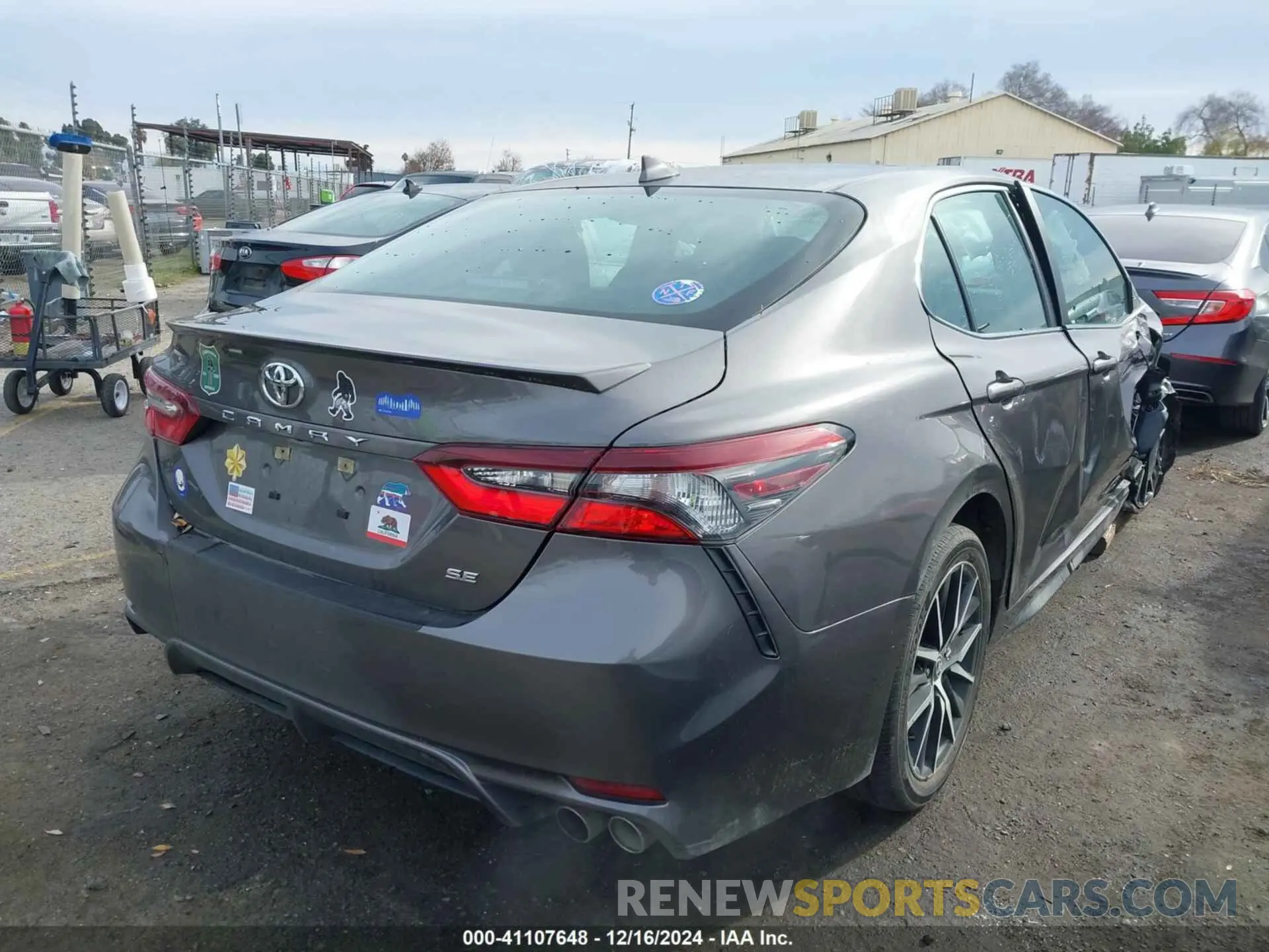 4 Photograph of a damaged car 4T1G11AK2NU707498 TOYOTA CAMRY 2022
