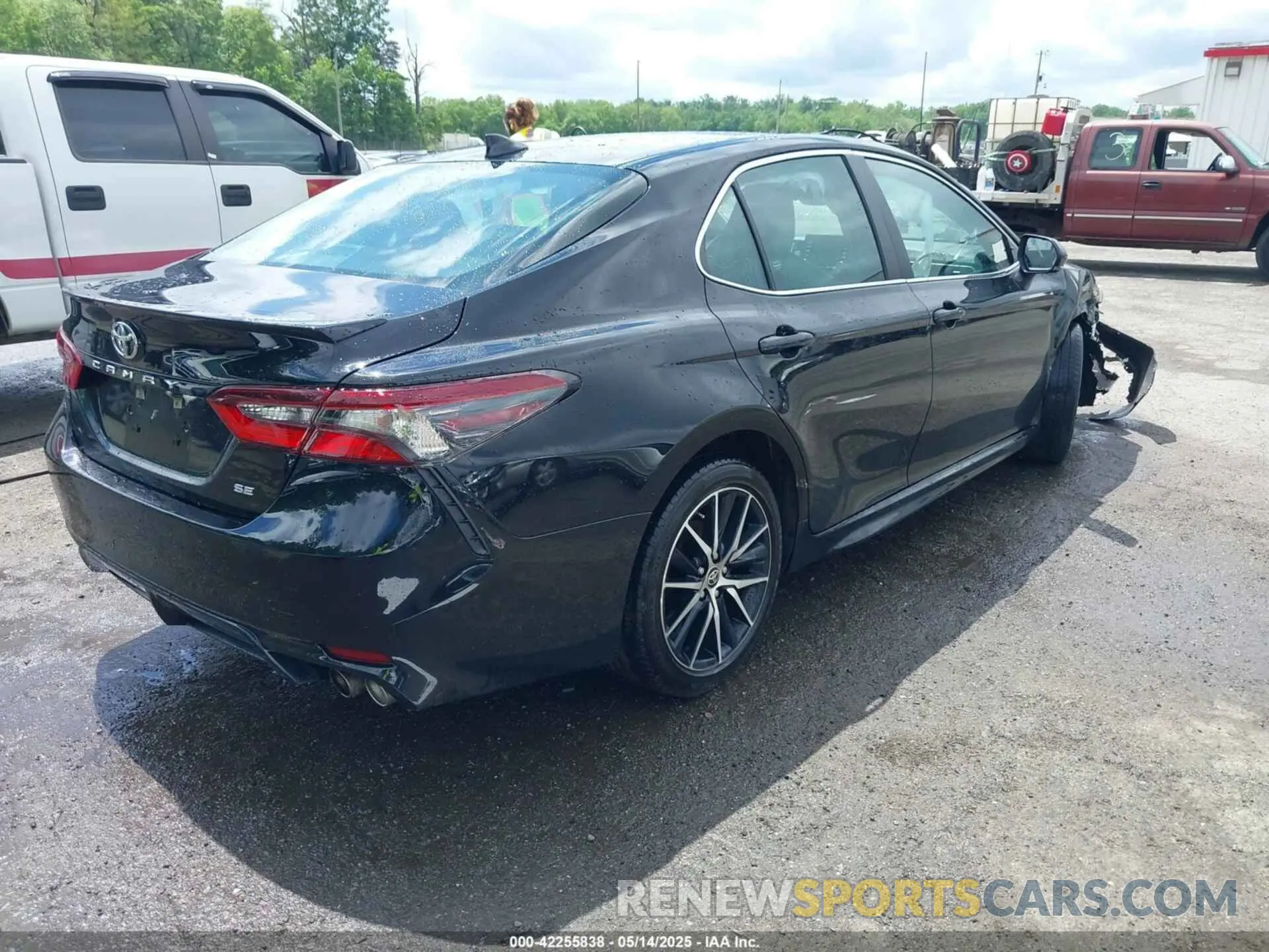 4 Photograph of a damaged car 4T1G11AK2NU709977 TOYOTA CAMRY 2022