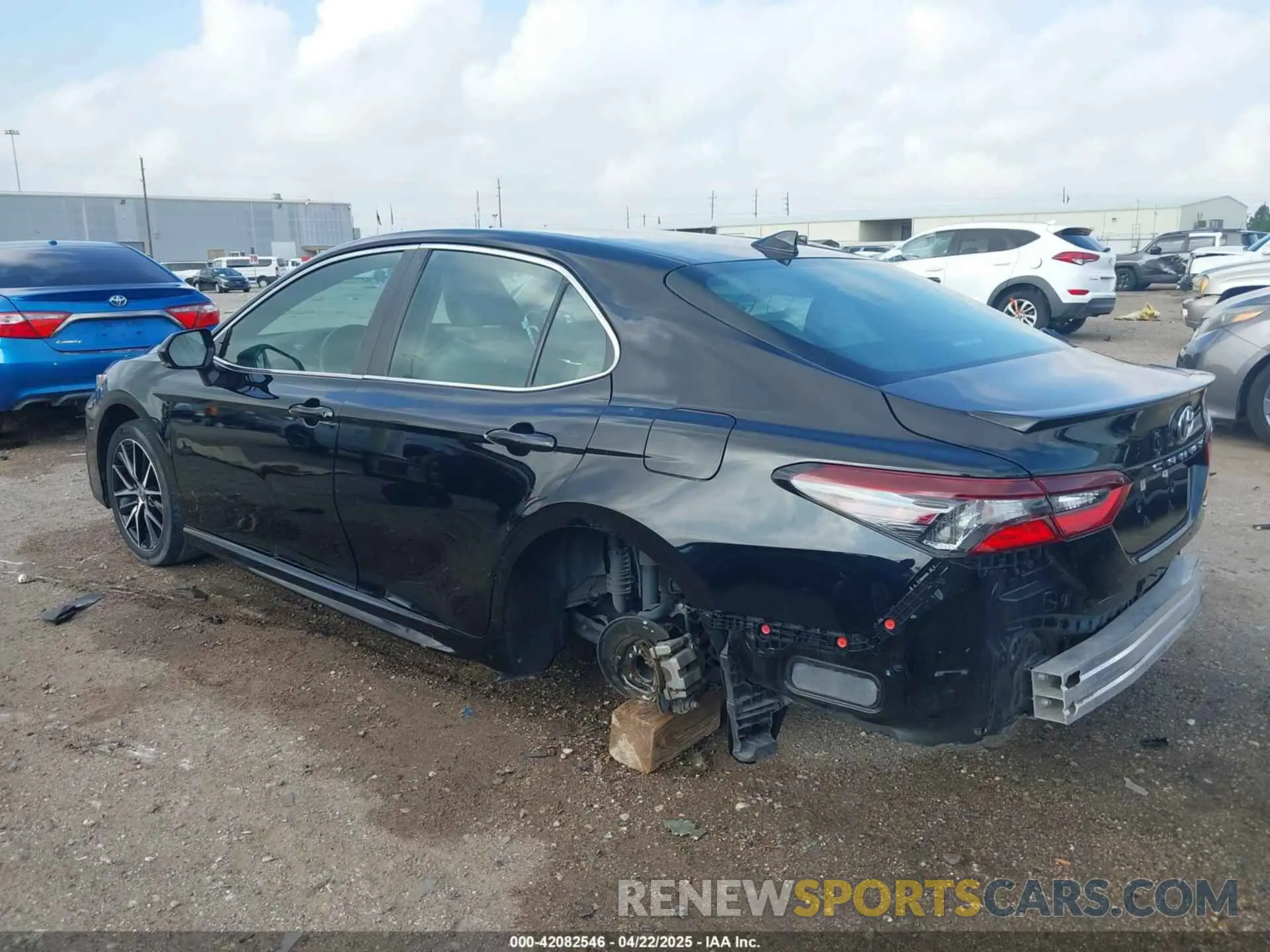 3 Photograph of a damaged car 4T1G11AK2NU711650 TOYOTA CAMRY 2022