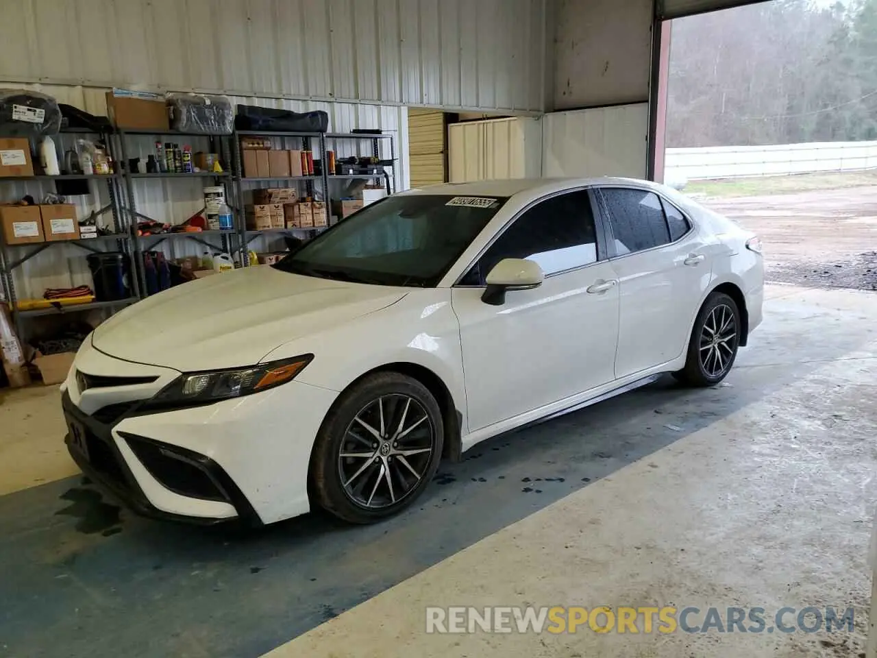 1 Photograph of a damaged car 4T1G11AK2NU715732 TOYOTA CAMRY 2022