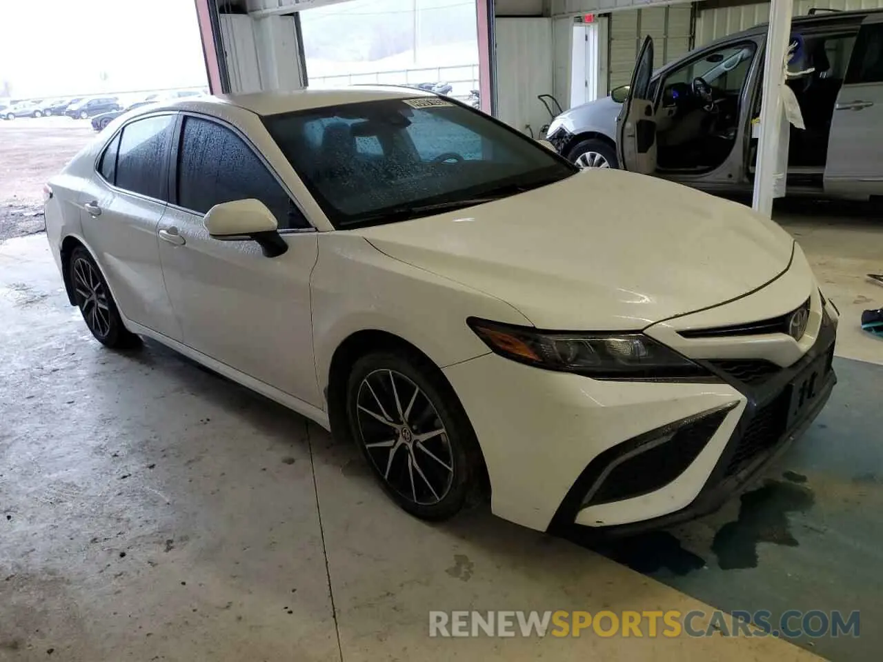 4 Photograph of a damaged car 4T1G11AK2NU715732 TOYOTA CAMRY 2022