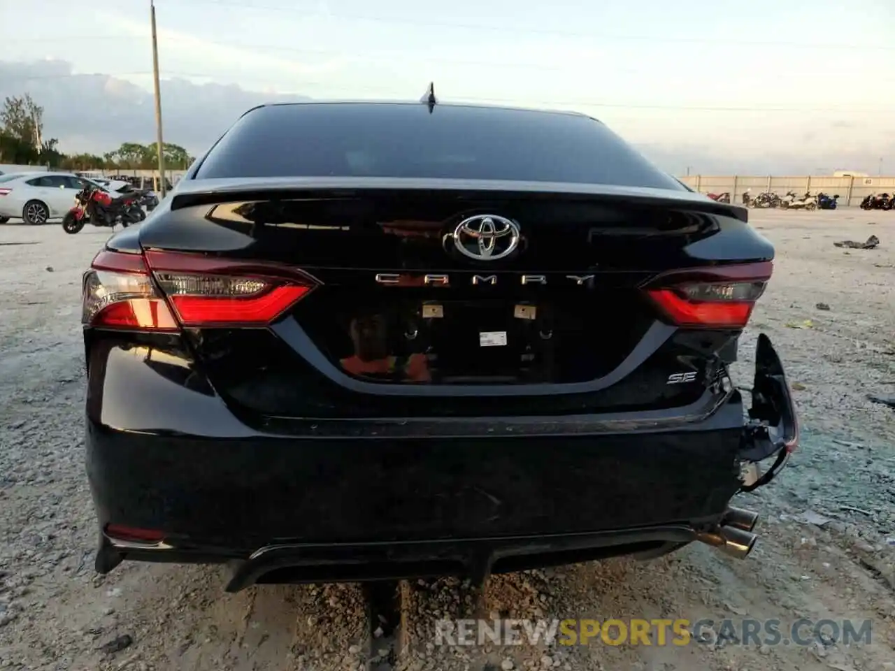 6 Photograph of a damaged car 4T1G11AK3NU002516 TOYOTA CAMRY 2022