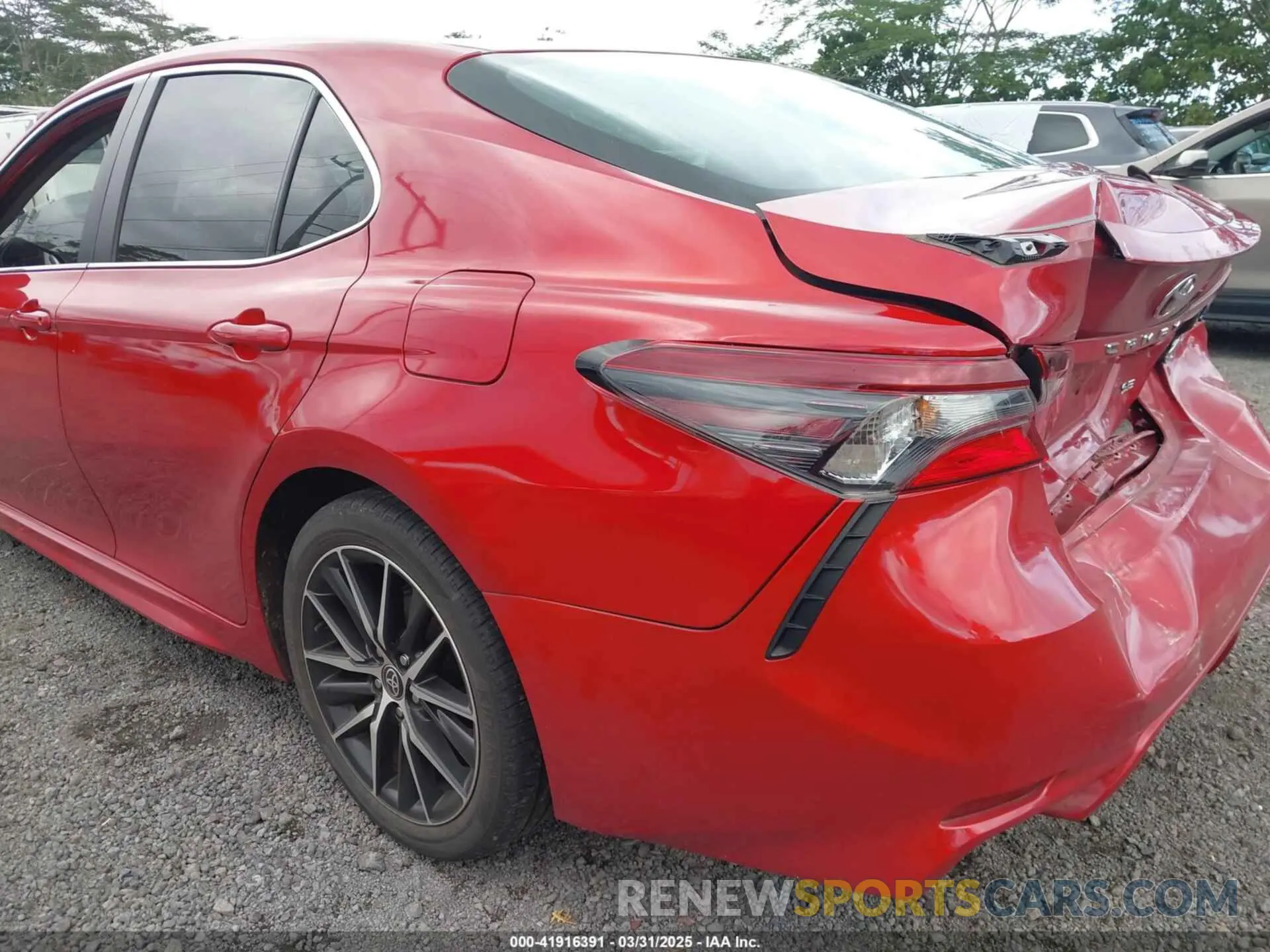 18 Photograph of a damaged car 4T1G11AK3NU013693 TOYOTA CAMRY 2022