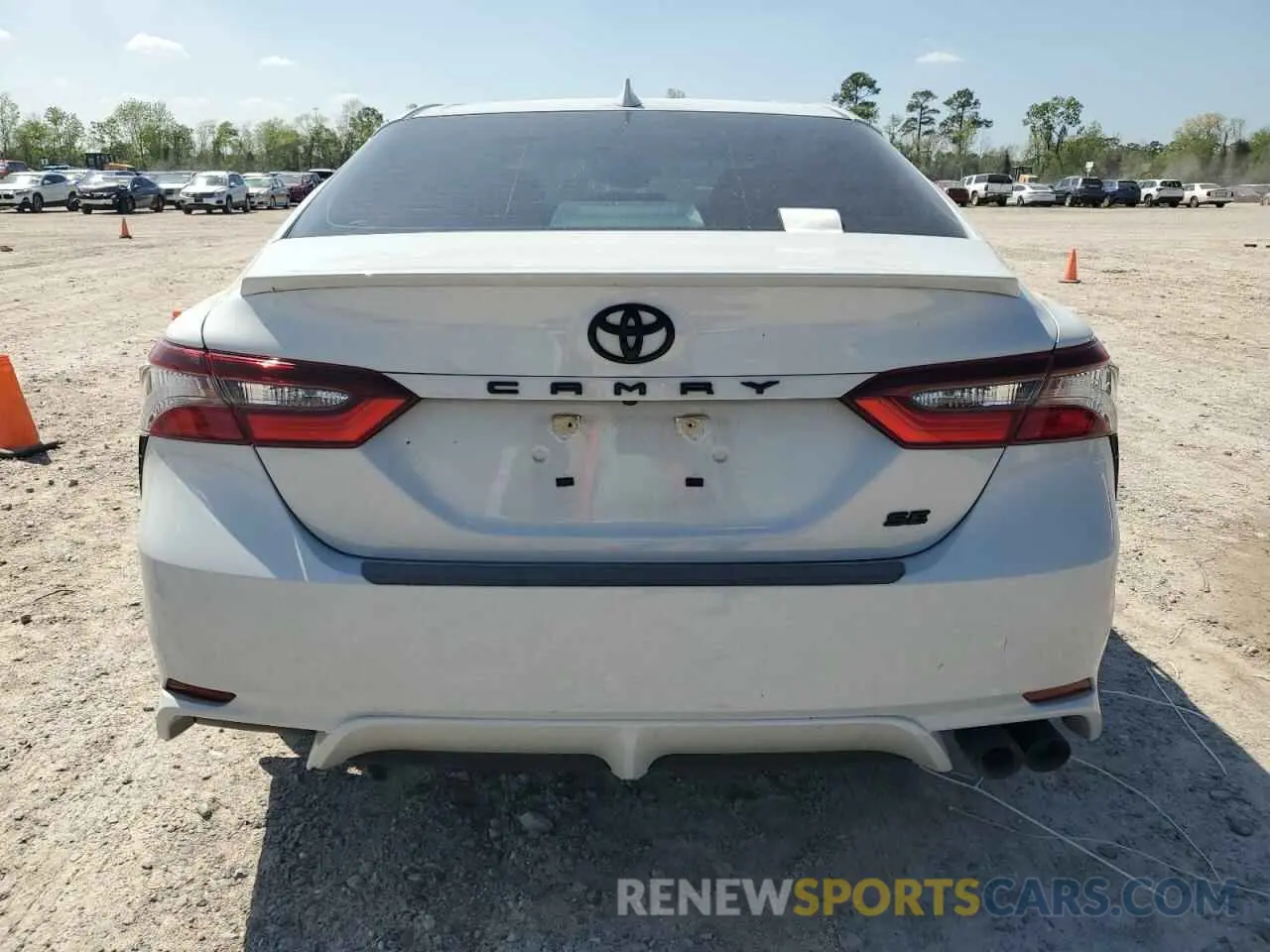 6 Photograph of a damaged car 4T1G11AK3NU020109 TOYOTA CAMRY 2022