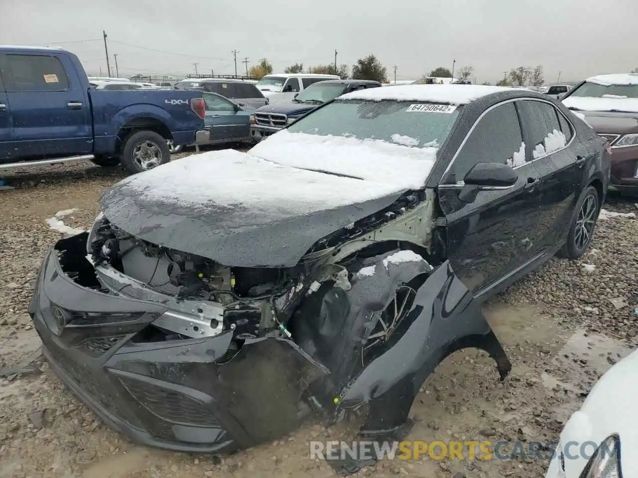 2 Photograph of a damaged car 4T1G11AK3NU036133 TOYOTA CAMRY 2022