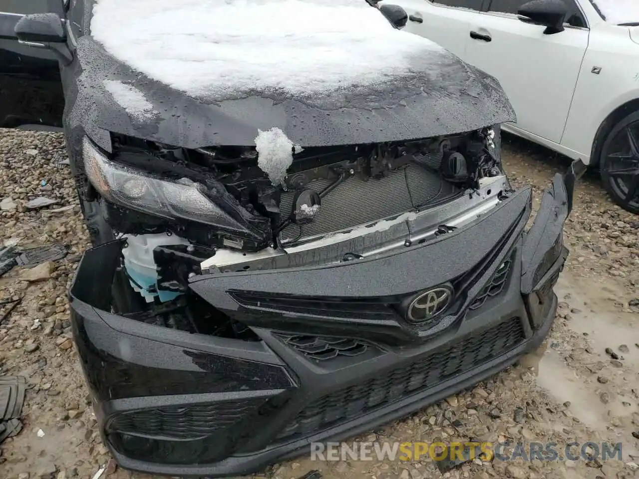 9 Photograph of a damaged car 4T1G11AK3NU036133 TOYOTA CAMRY 2022