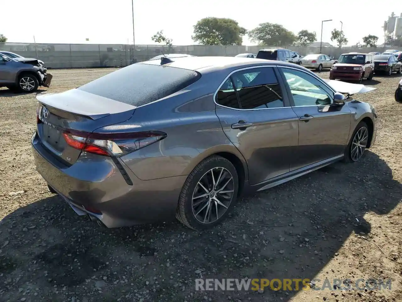 4 Photograph of a damaged car 4T1G11AK3NU036276 TOYOTA CAMRY 2022