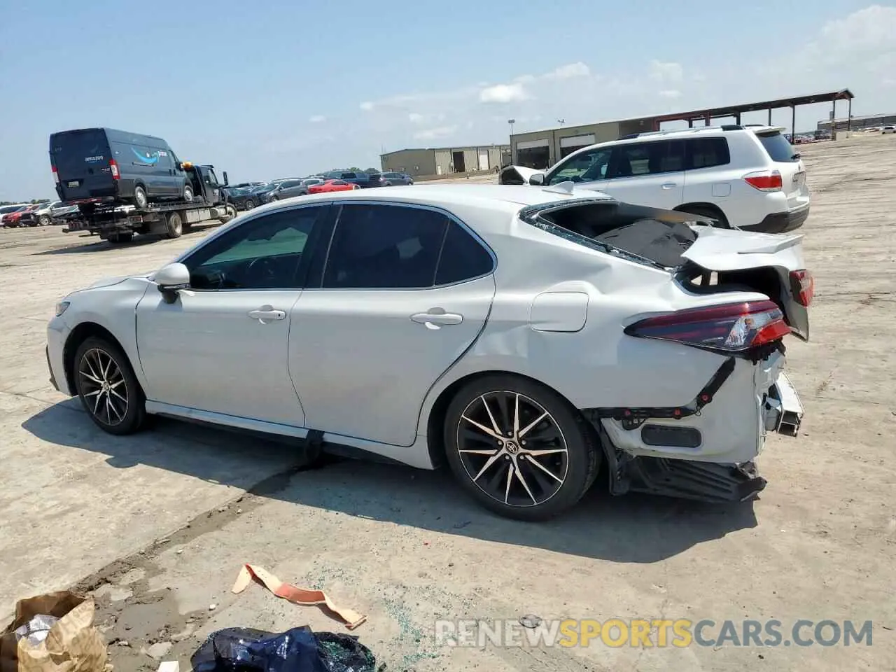 2 Photograph of a damaged car 4T1G11AK3NU062330 TOYOTA CAMRY 2022