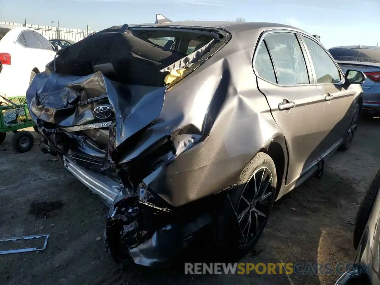 4 Photograph of a damaged car 4T1G11AK3NU063090 TOYOTA CAMRY 2022