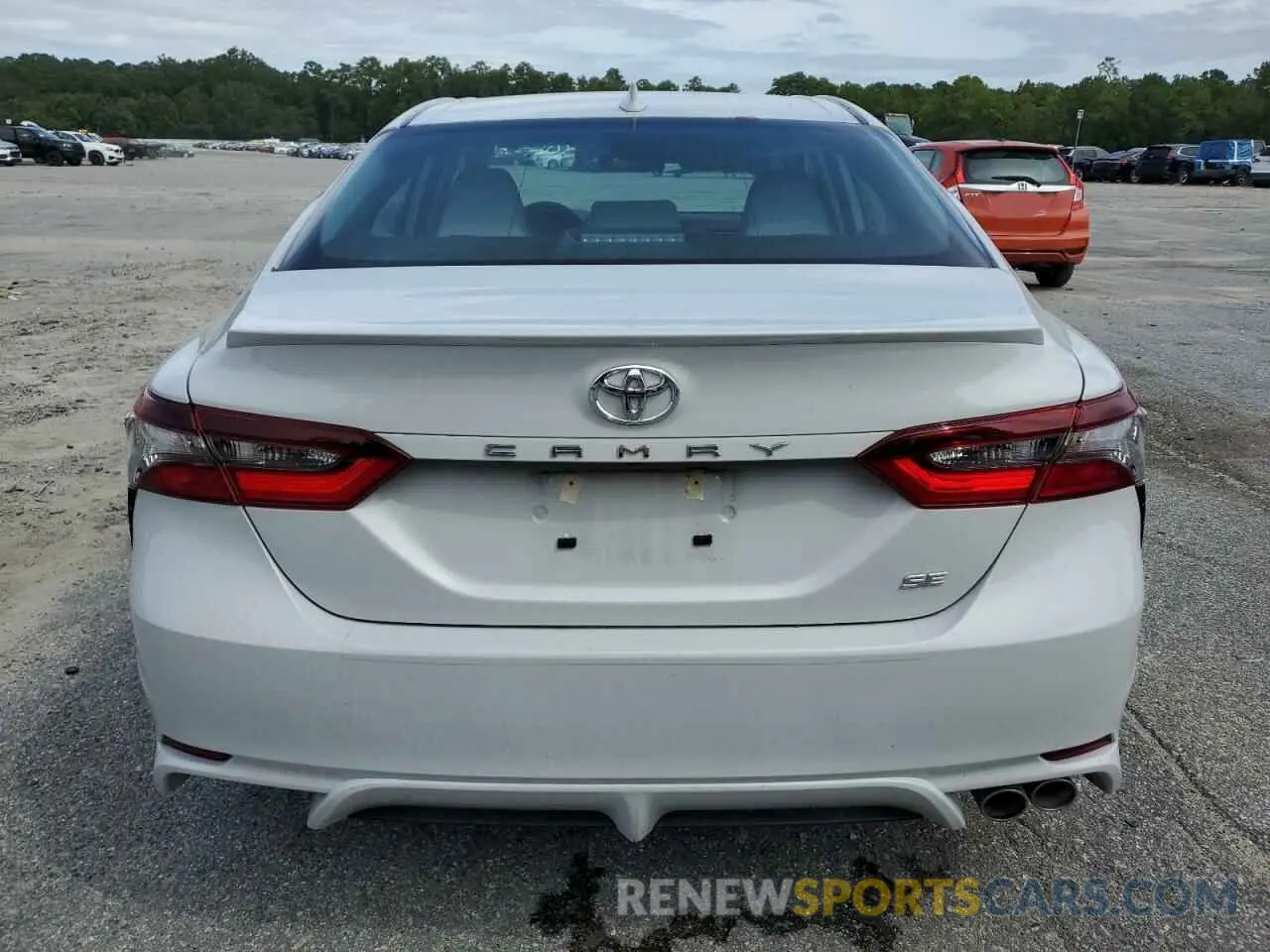 6 Photograph of a damaged car 4T1G11AK3NU064918 TOYOTA CAMRY 2022