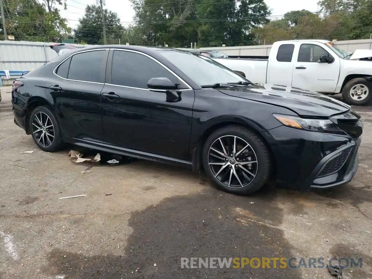 4 Photograph of a damaged car 4T1G11AK3NU640264 TOYOTA CAMRY 2022