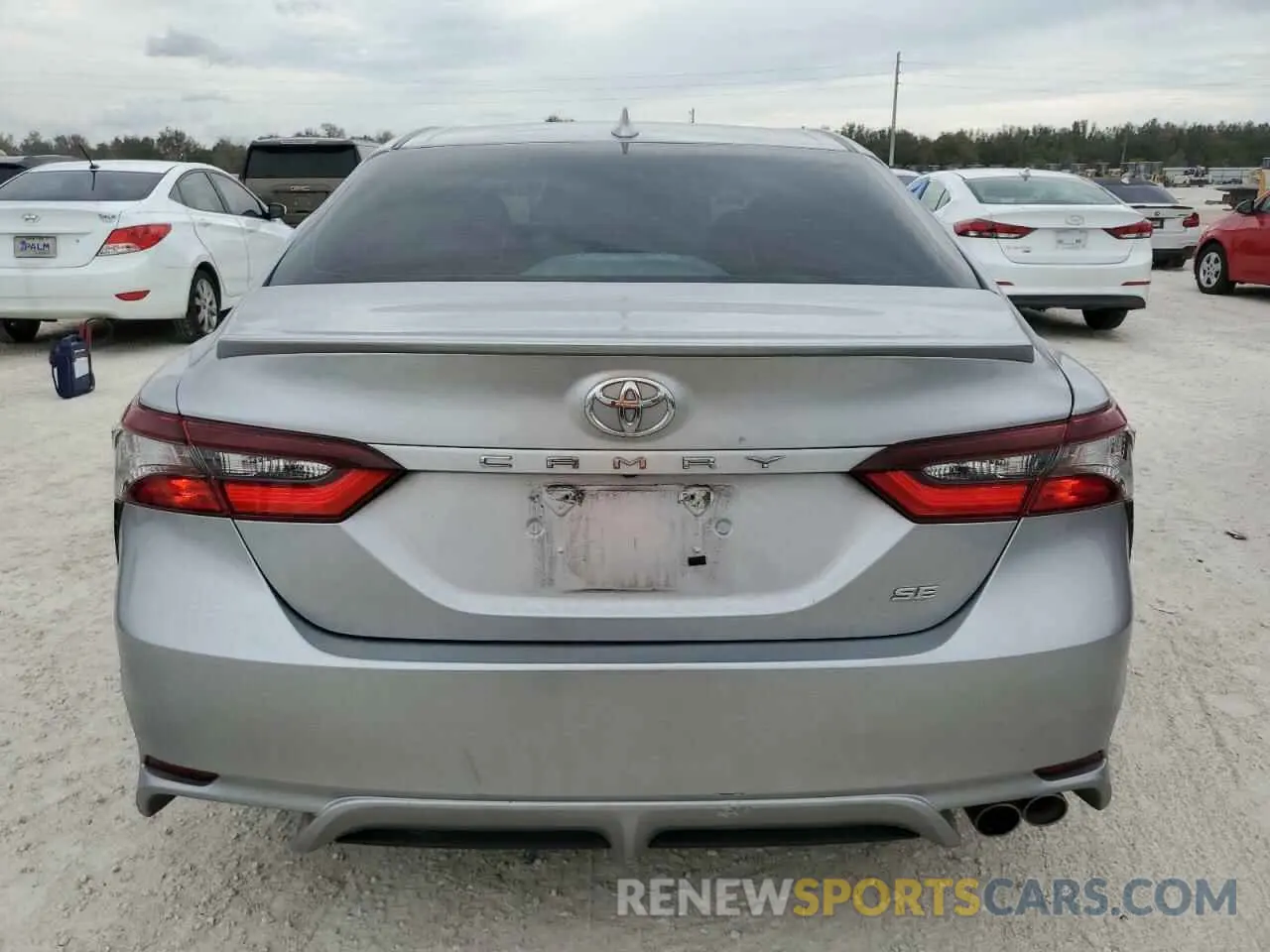 6 Photograph of a damaged car 4T1G11AK3NU646338 TOYOTA CAMRY 2022