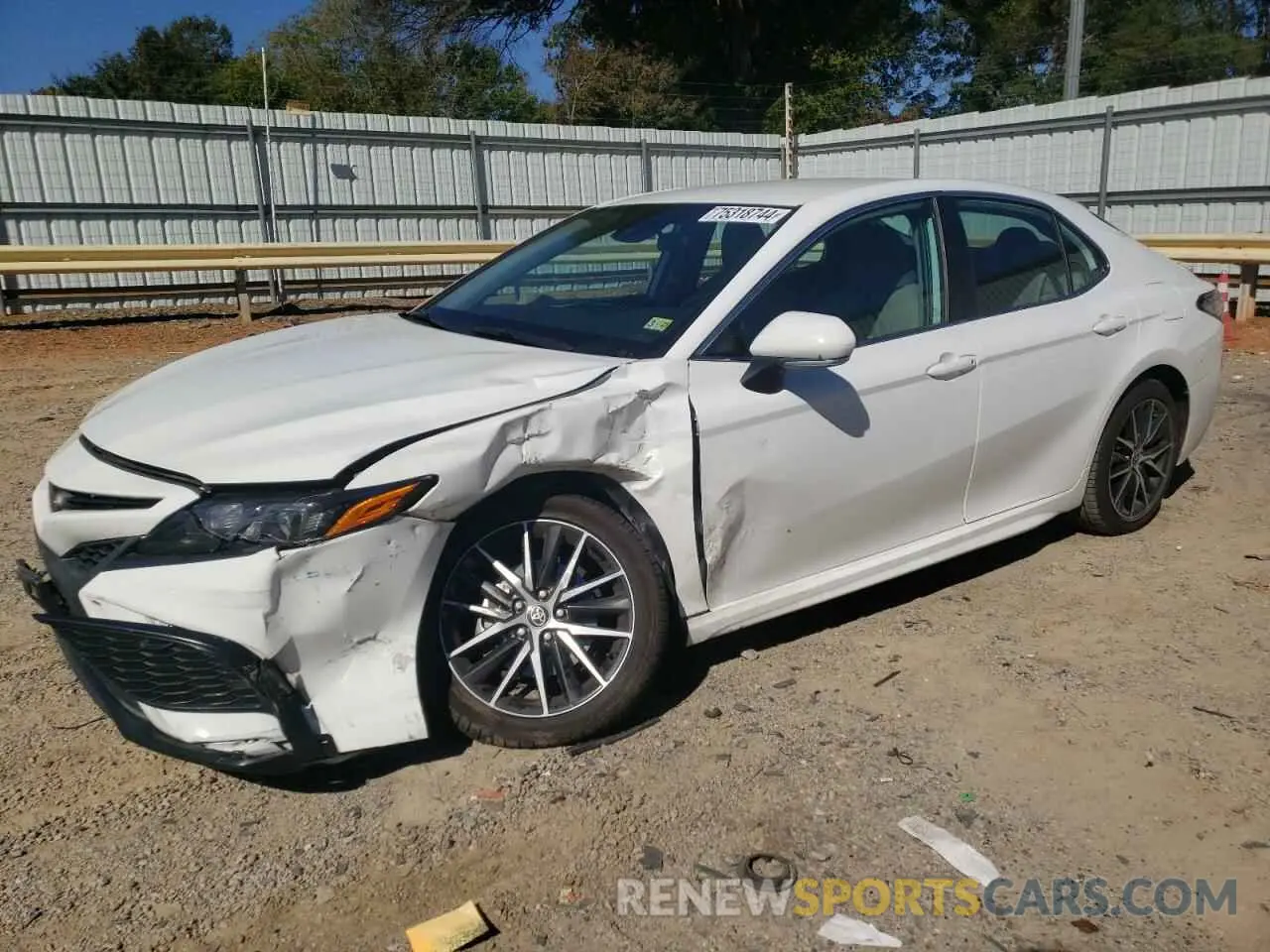 1 Photograph of a damaged car 4T1G11AK3NU647120 TOYOTA CAMRY 2022