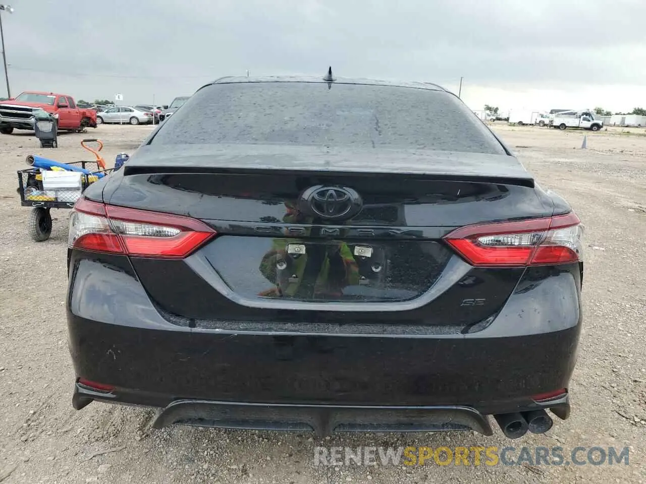6 Photograph of a damaged car 4T1G11AK3NU650258 TOYOTA CAMRY 2022