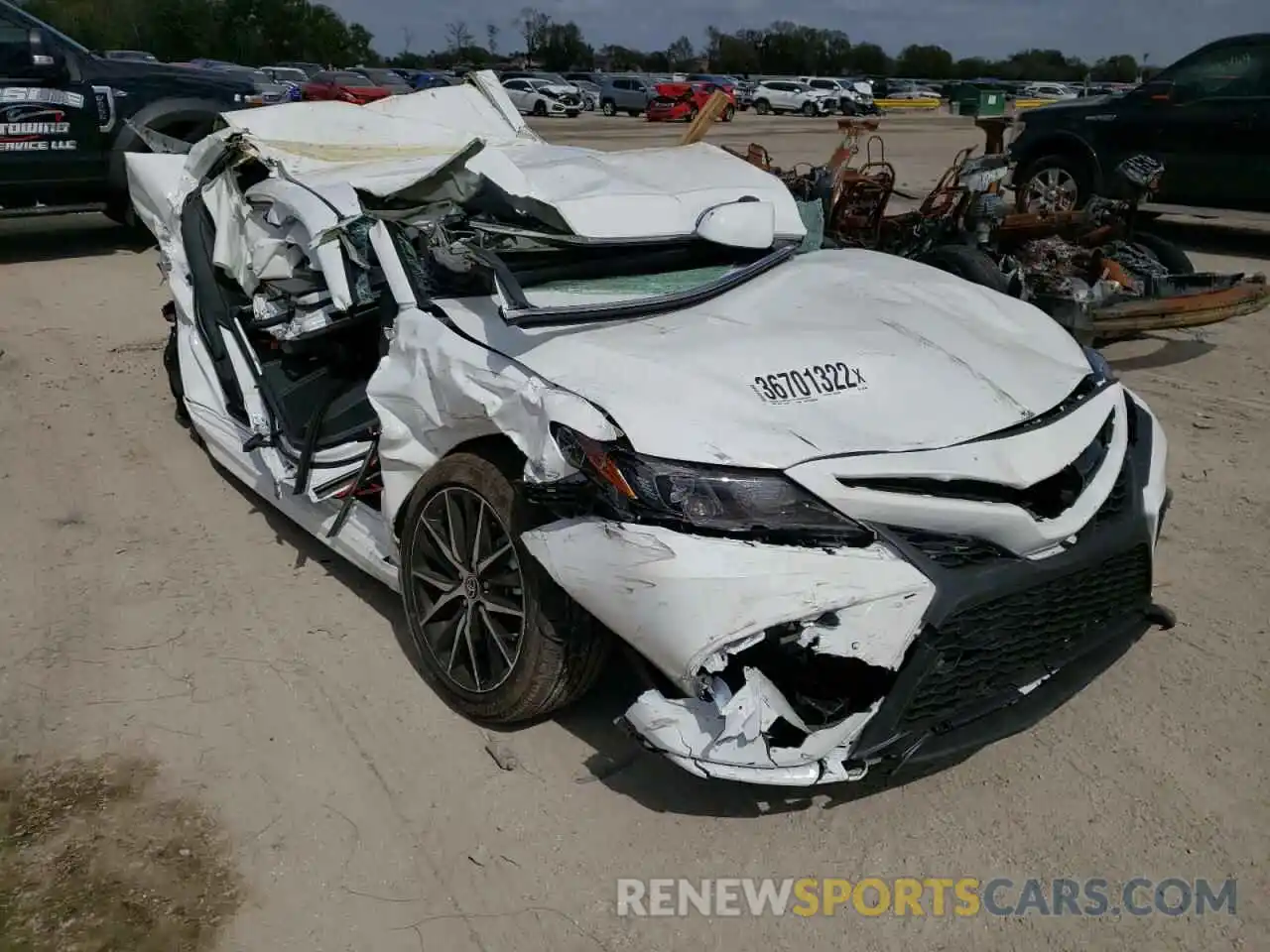 1 Photograph of a damaged car 4T1G11AK3NU656500 TOYOTA CAMRY 2022