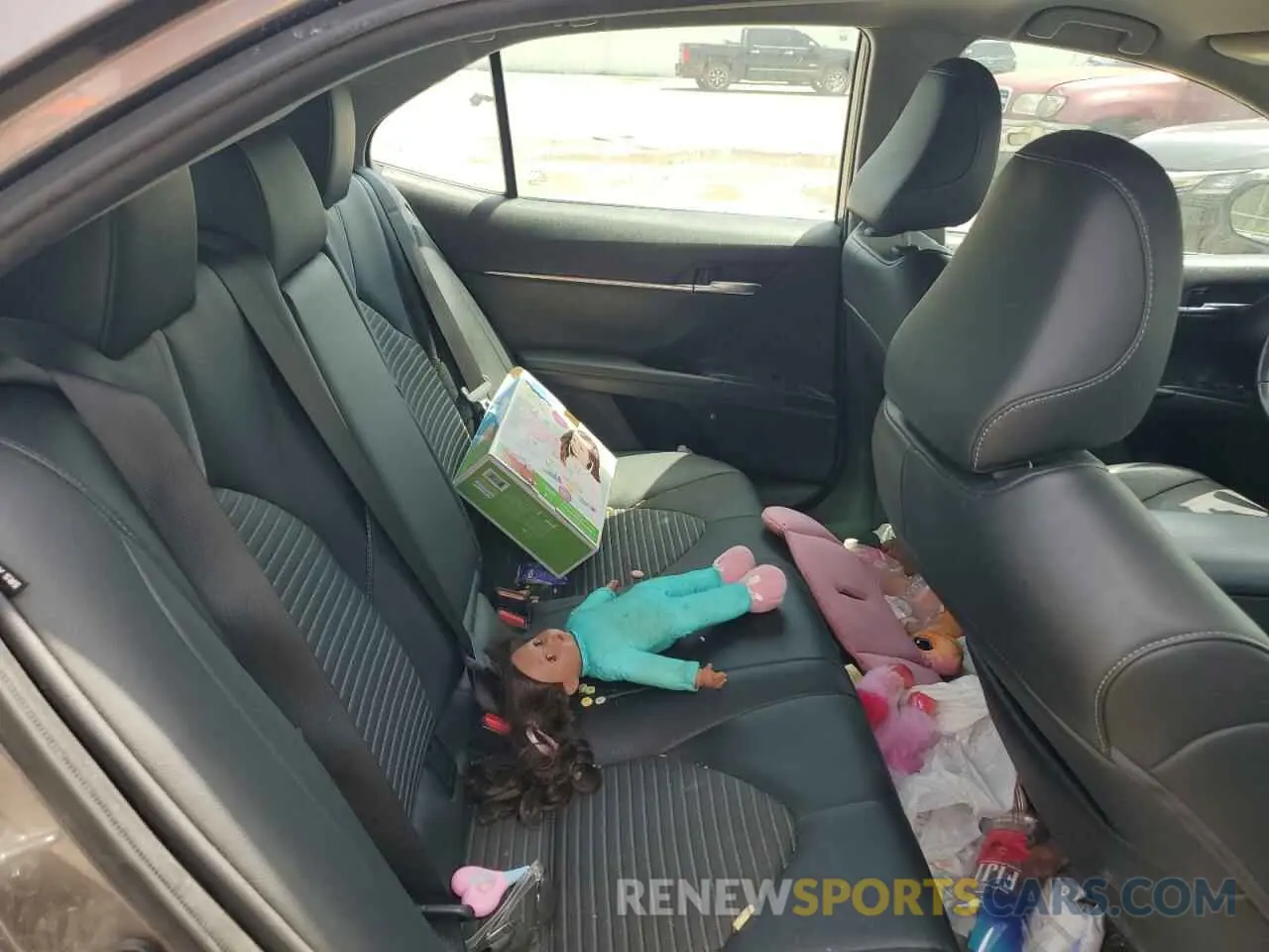10 Photograph of a damaged car 4T1G11AK3NU657274 TOYOTA CAMRY 2022