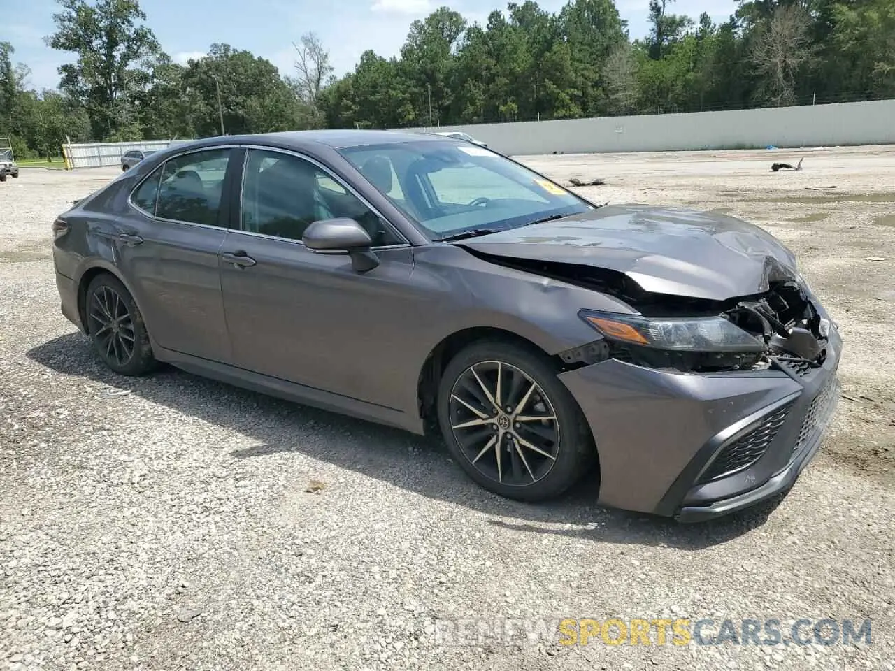 4 Photograph of a damaged car 4T1G11AK3NU657274 TOYOTA CAMRY 2022