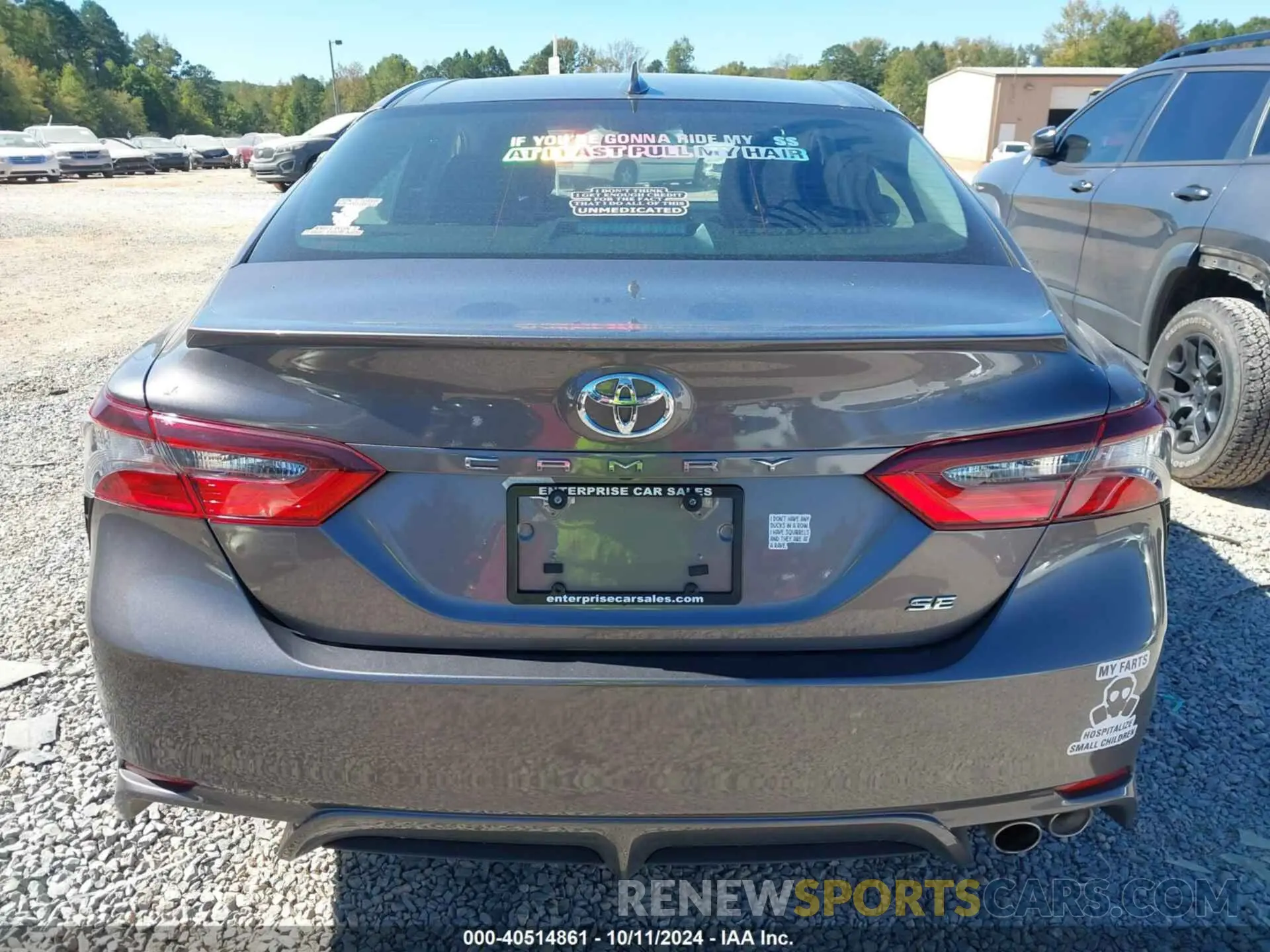 17 Photograph of a damaged car 4T1G11AK3NU666606 TOYOTA CAMRY 2022