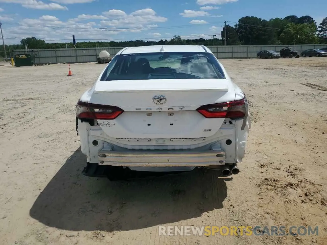 6 Photograph of a damaged car 4T1G11AK3NU682174 TOYOTA CAMRY 2022