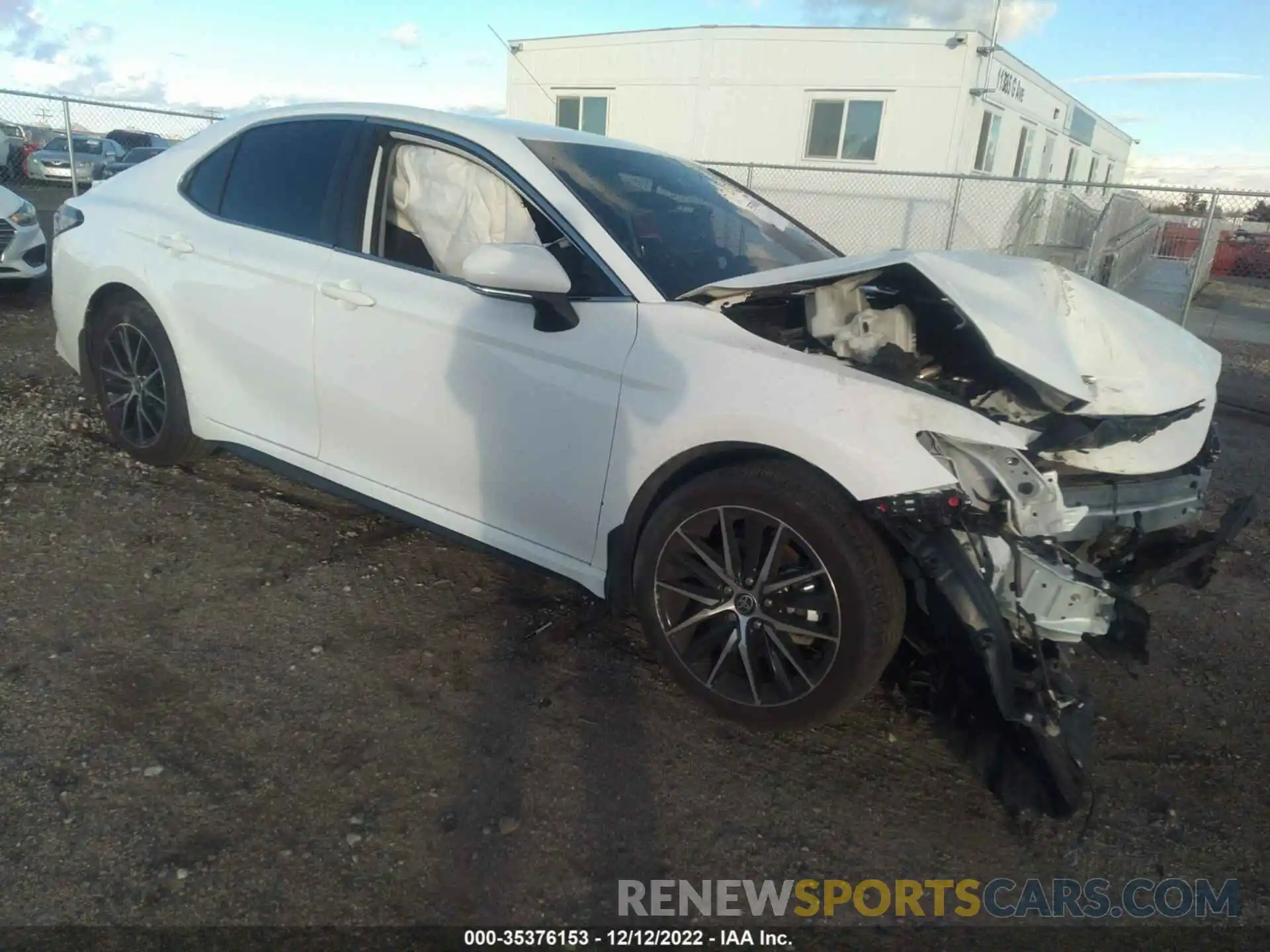 1 Photograph of a damaged car 4T1G11AK3NU685267 TOYOTA CAMRY 2022