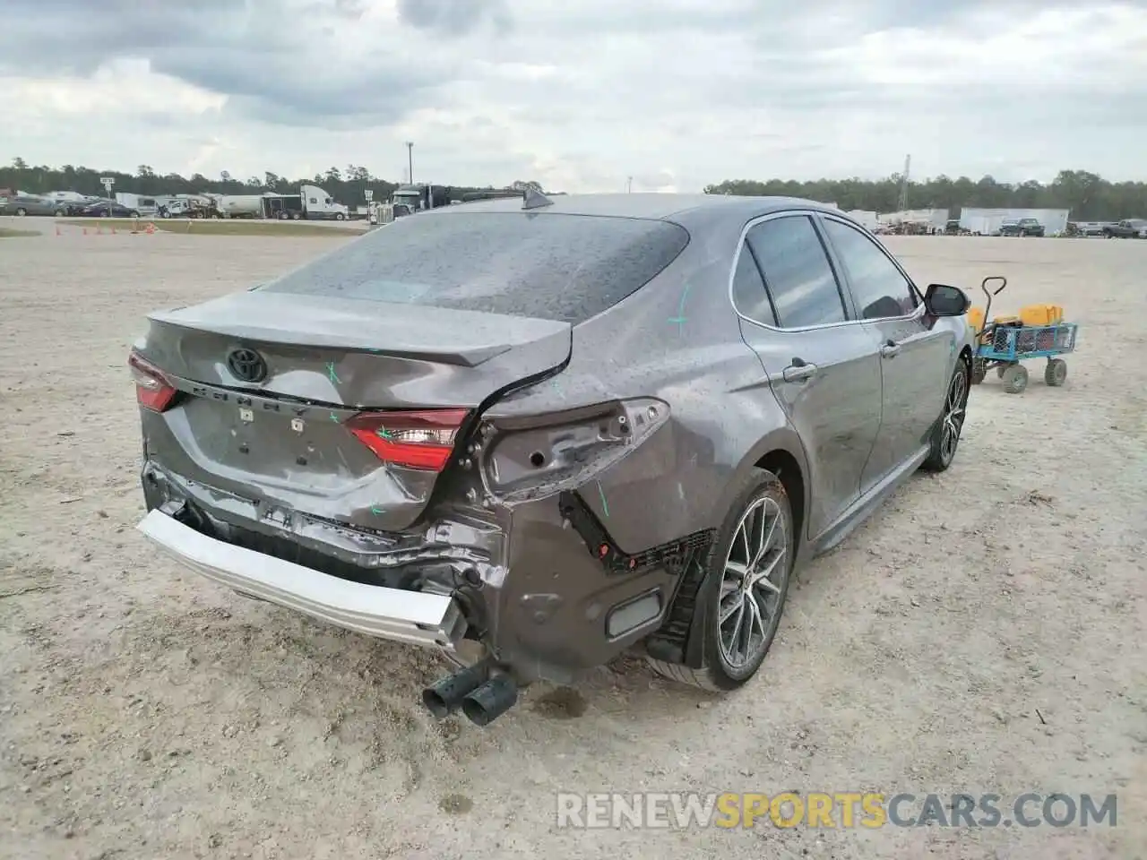 4 Photograph of a damaged car 4T1G11AK3NU711656 TOYOTA CAMRY 2022