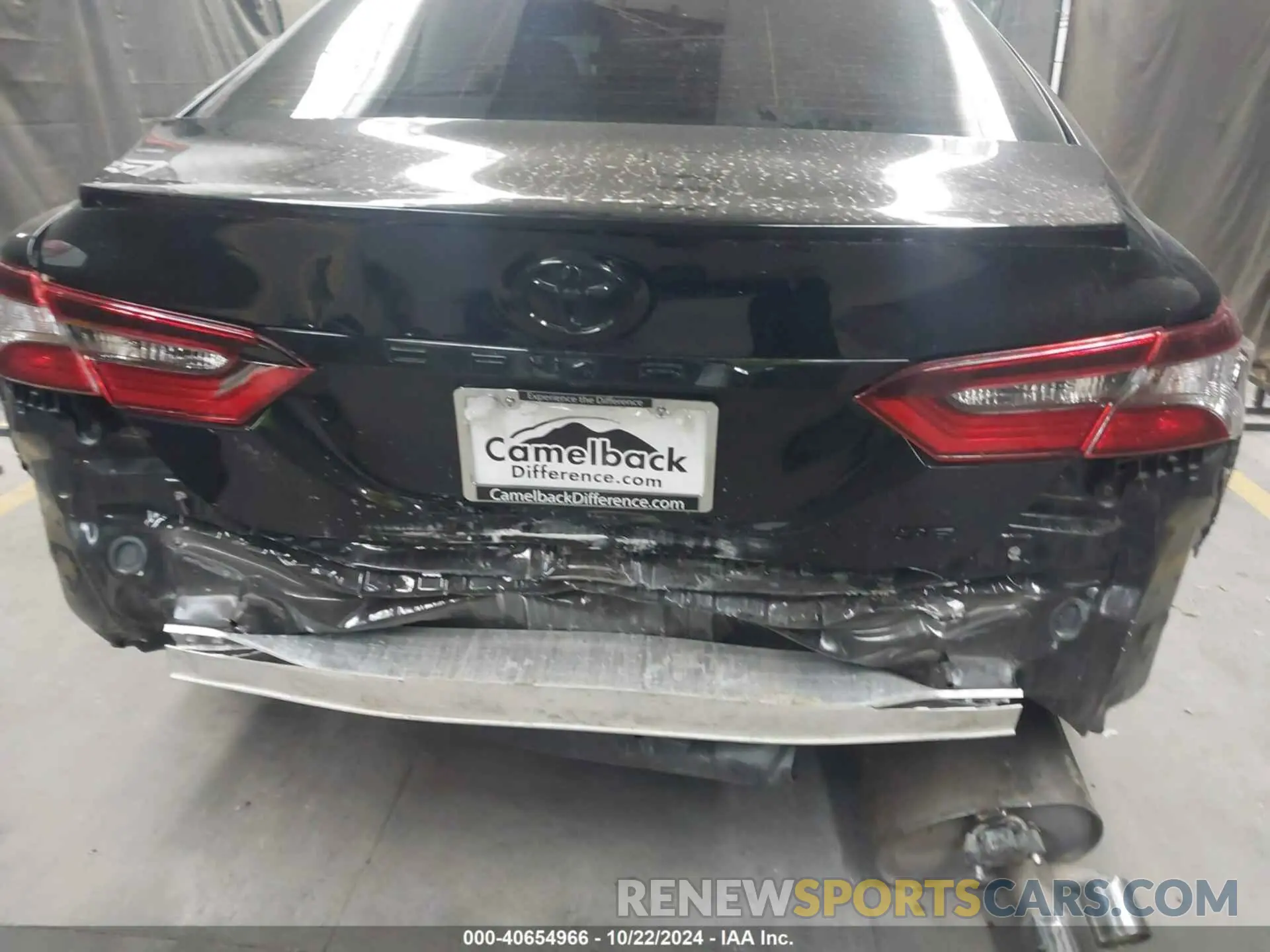 17 Photograph of a damaged car 4T1G11AK4NU017588 TOYOTA CAMRY 2022