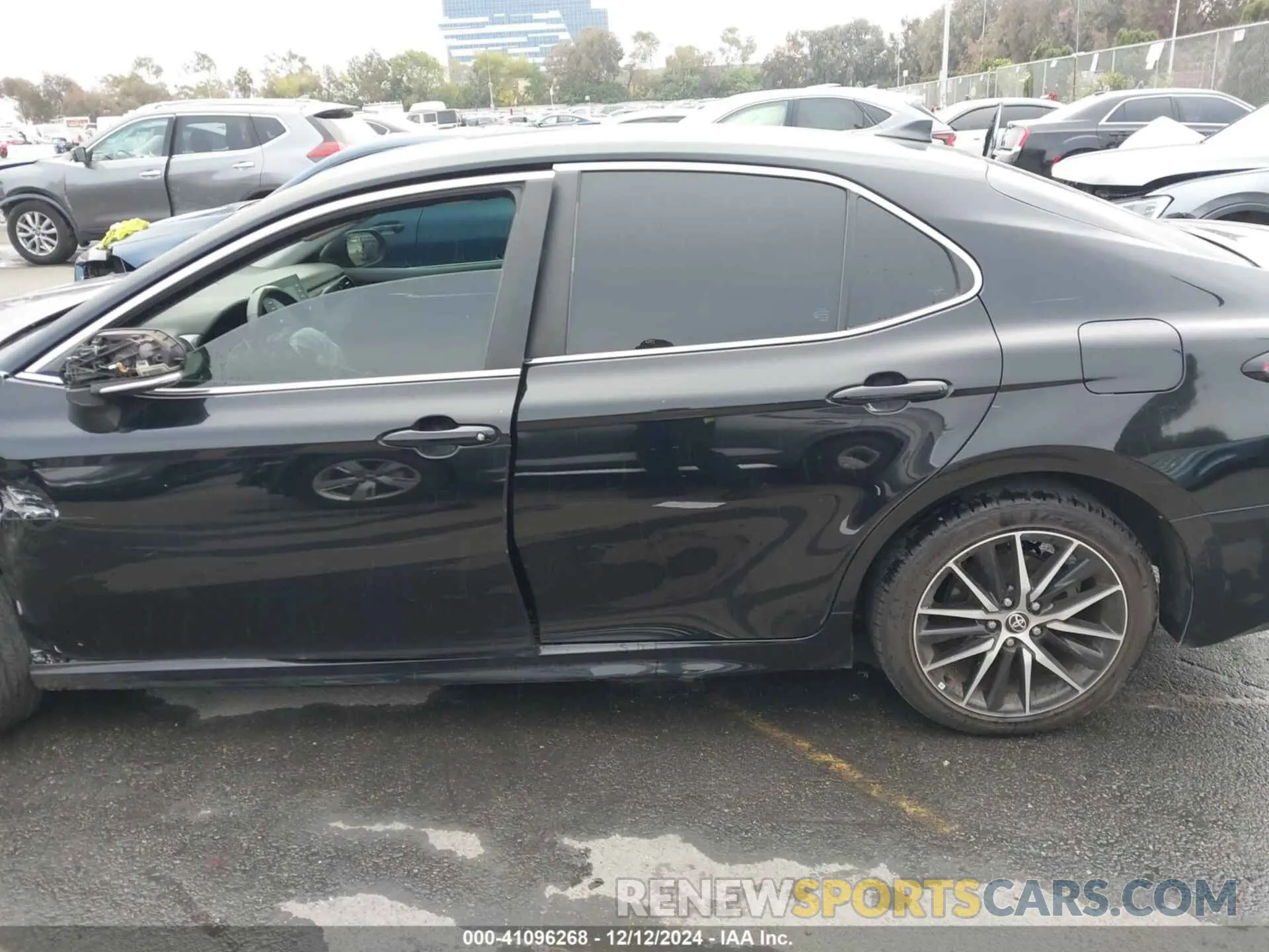 14 Photograph of a damaged car 4T1G11AK4NU044757 TOYOTA CAMRY 2022