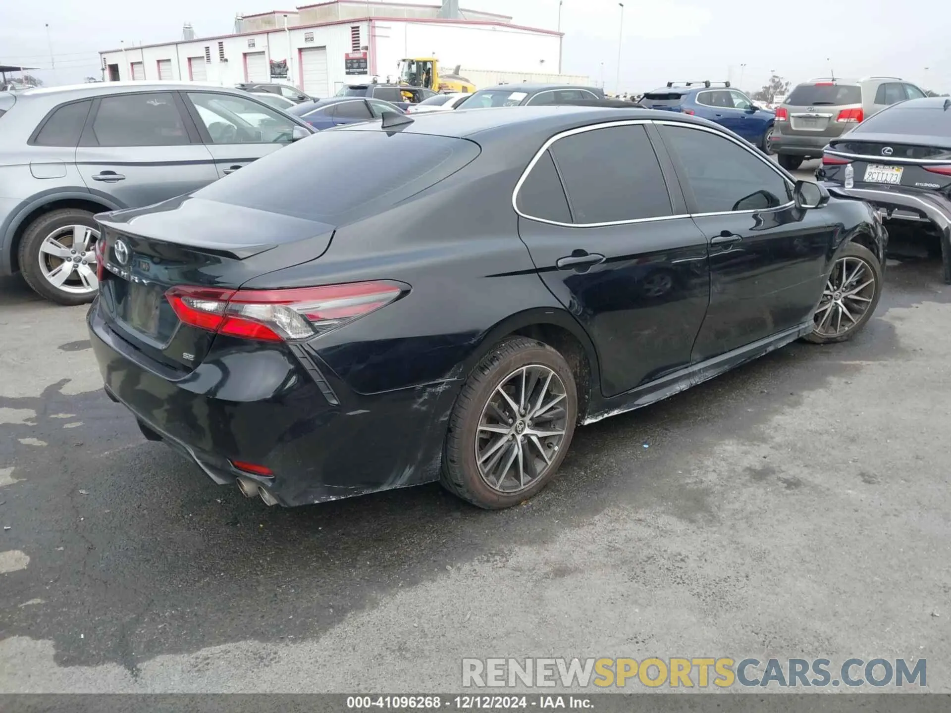 4 Photograph of a damaged car 4T1G11AK4NU044757 TOYOTA CAMRY 2022