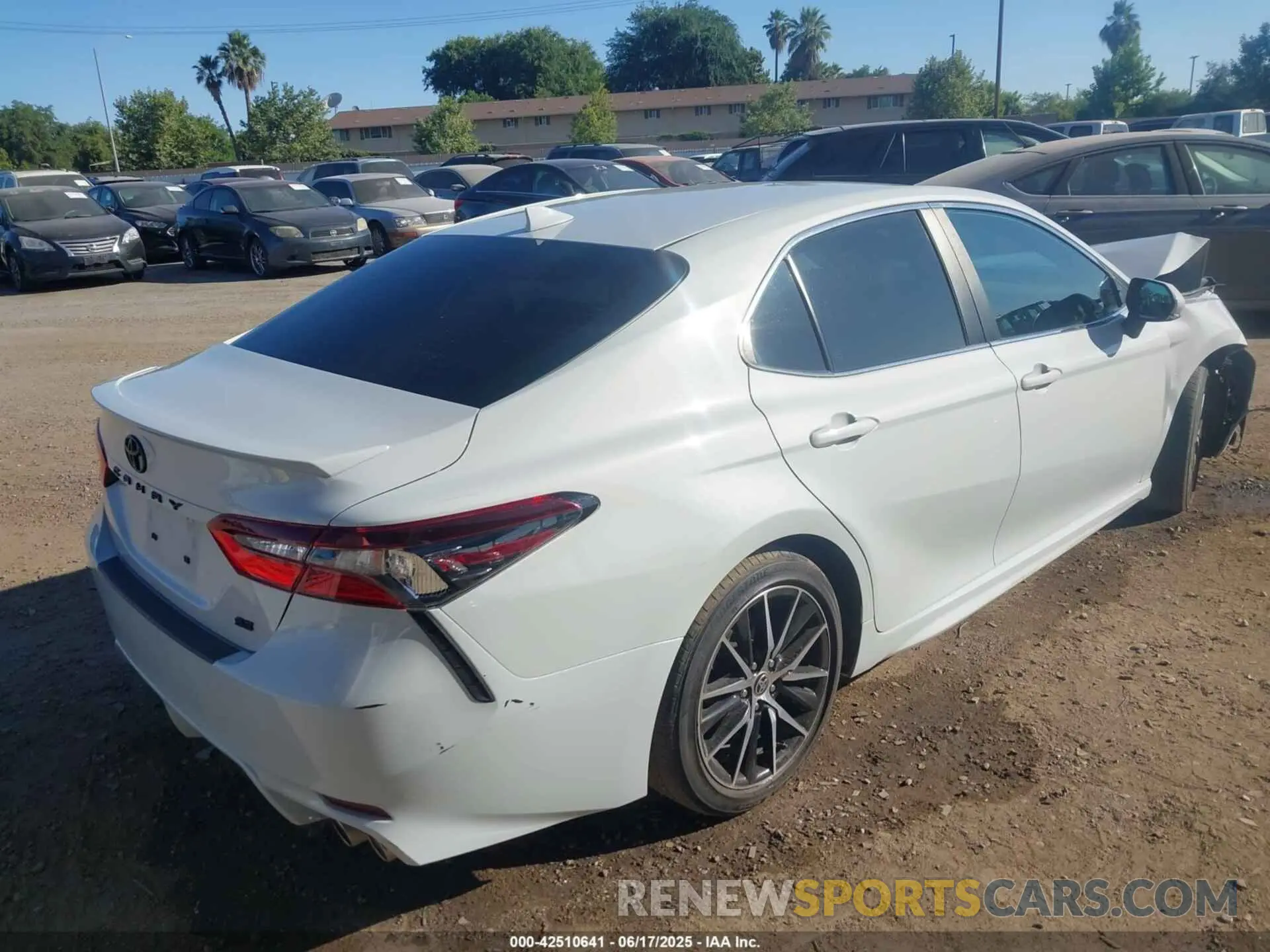 4 Photograph of a damaged car 4T1G11AK4NU046766 TOYOTA CAMRY 2022