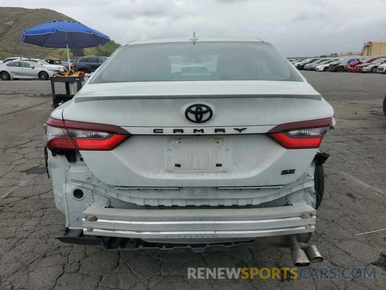 6 Photograph of a damaged car 4T1G11AK4NU058724 TOYOTA CAMRY 2022