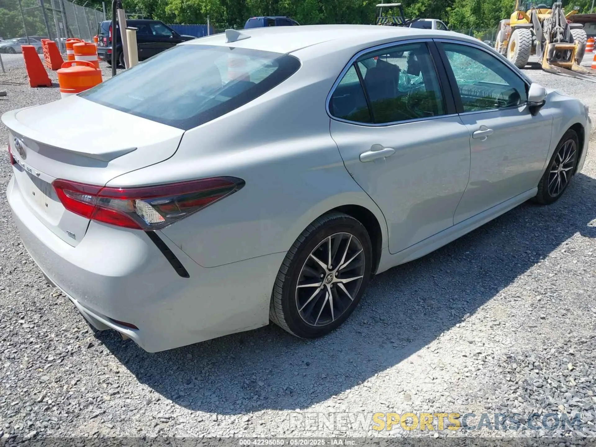 4 Photograph of a damaged car 4T1G11AK4NU063700 TOYOTA CAMRY 2022