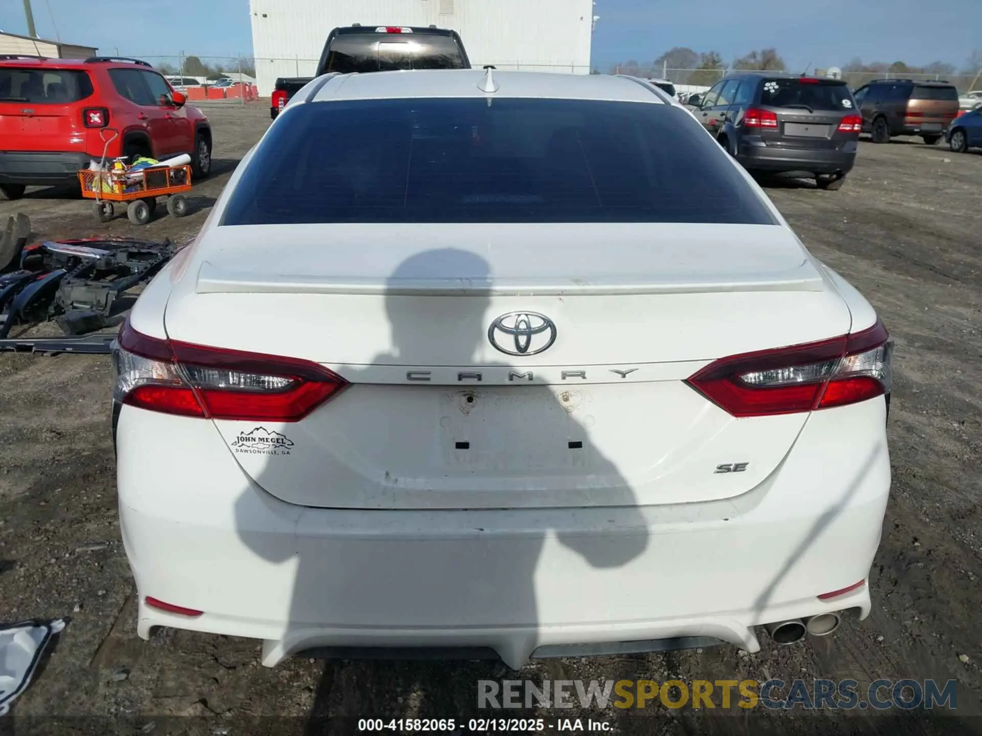 17 Photograph of a damaged car 4T1G11AK4NU620329 TOYOTA CAMRY 2022