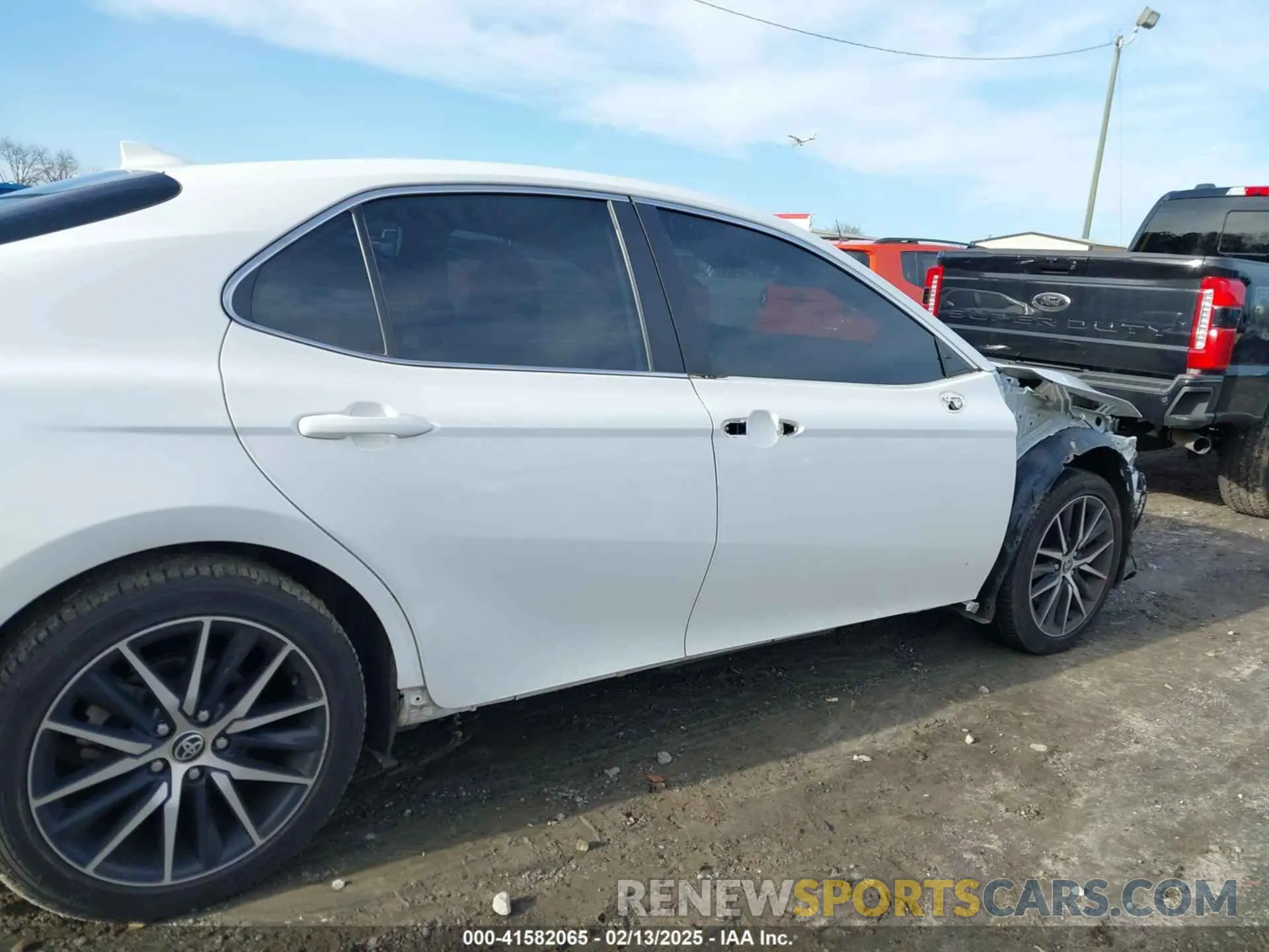 18 Photograph of a damaged car 4T1G11AK4NU620329 TOYOTA CAMRY 2022