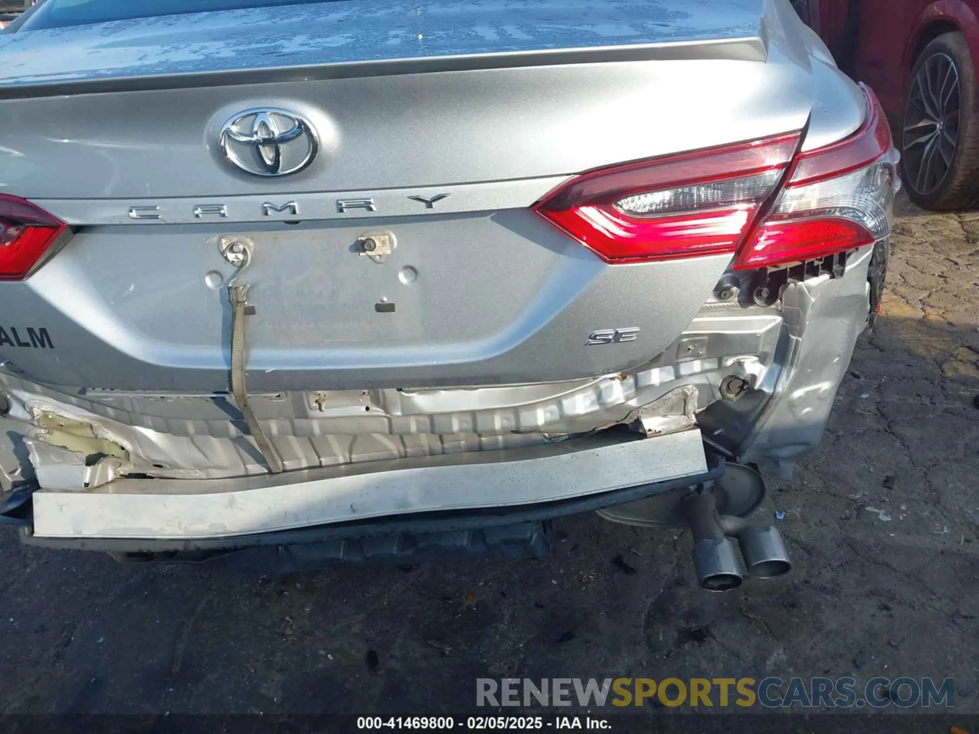 17 Photograph of a damaged car 4T1G11AK4NU623750 TOYOTA CAMRY 2022
