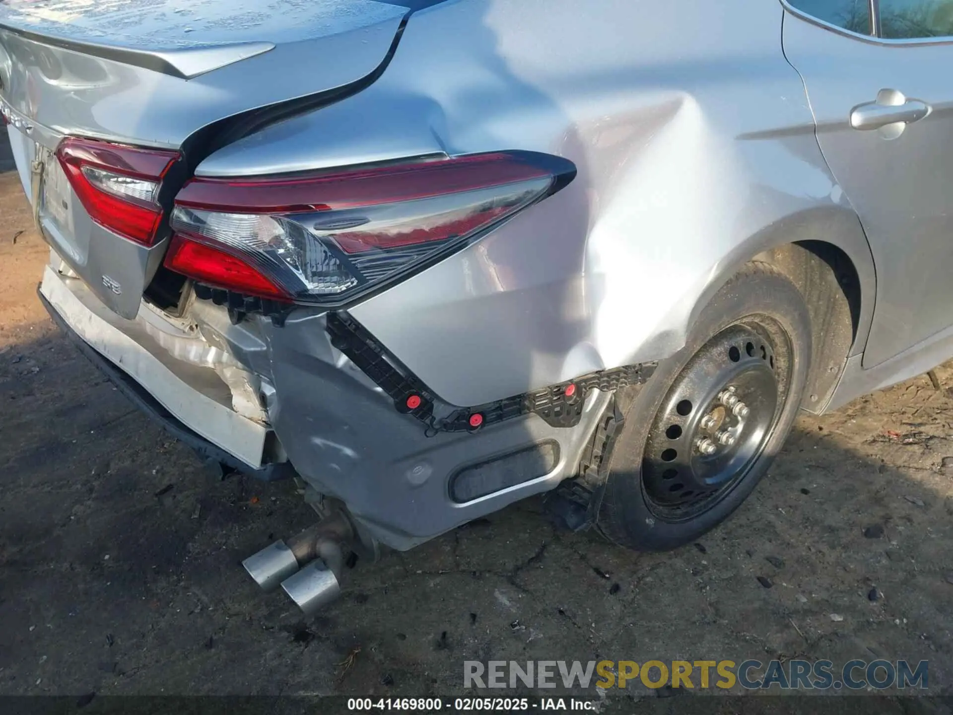 18 Photograph of a damaged car 4T1G11AK4NU623750 TOYOTA CAMRY 2022