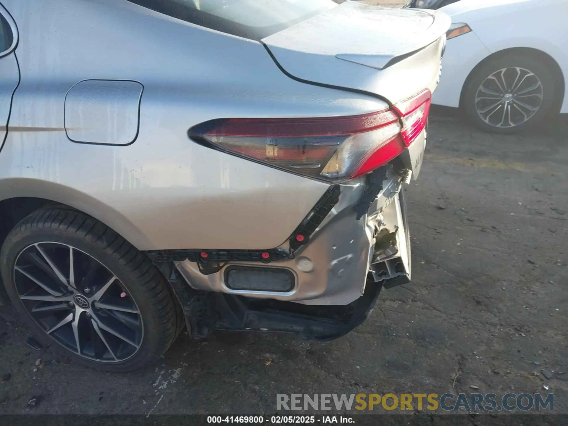20 Photograph of a damaged car 4T1G11AK4NU623750 TOYOTA CAMRY 2022